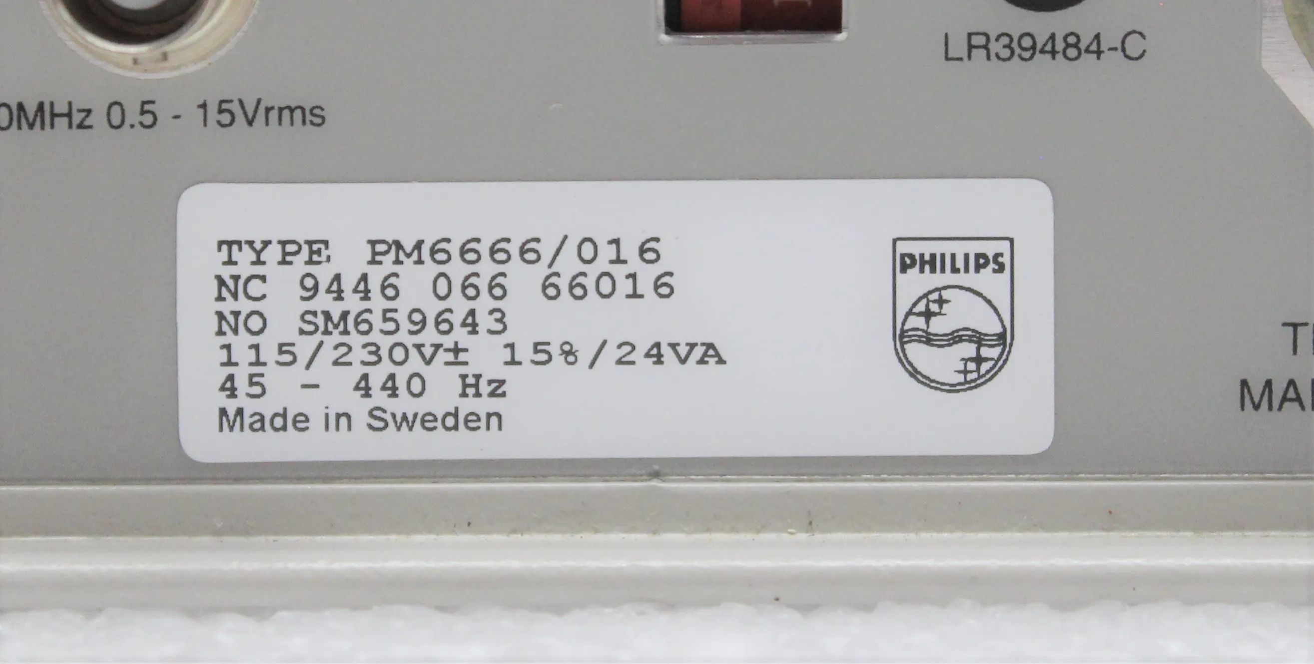 Fluke PM6666 Timer/Counter with High Accuracy Frequency, Time, and Voltage Measurements