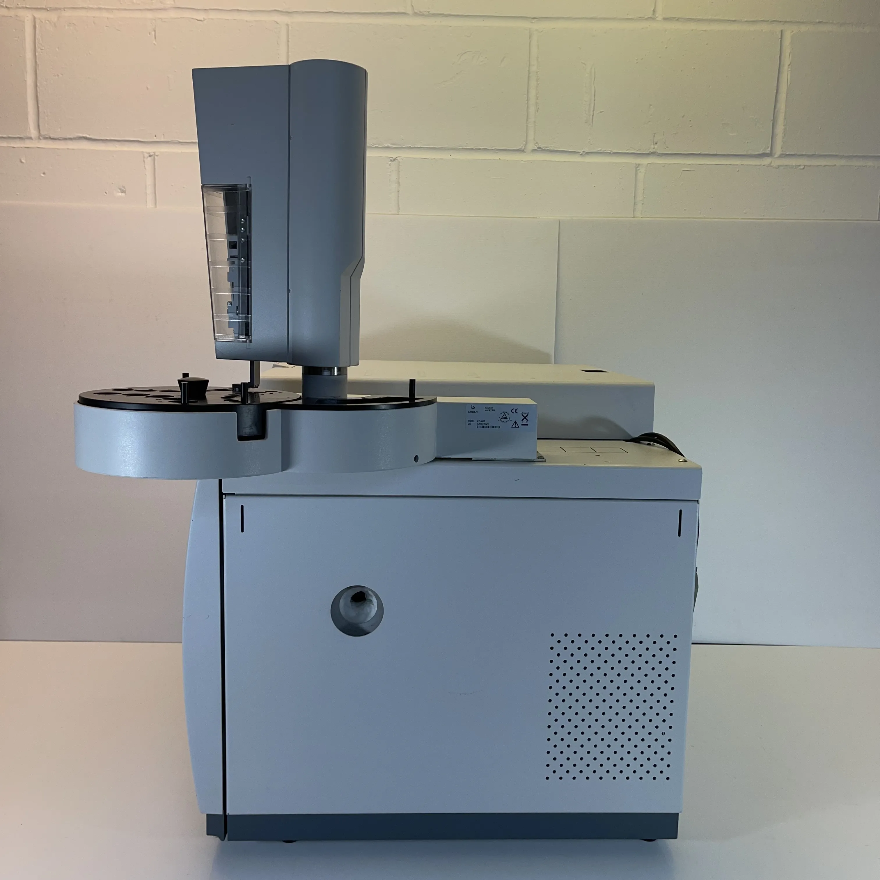 Varian 220-MS IT Mass Spectrometer with Agilent Technologies and CP-8410 Auto Sampler