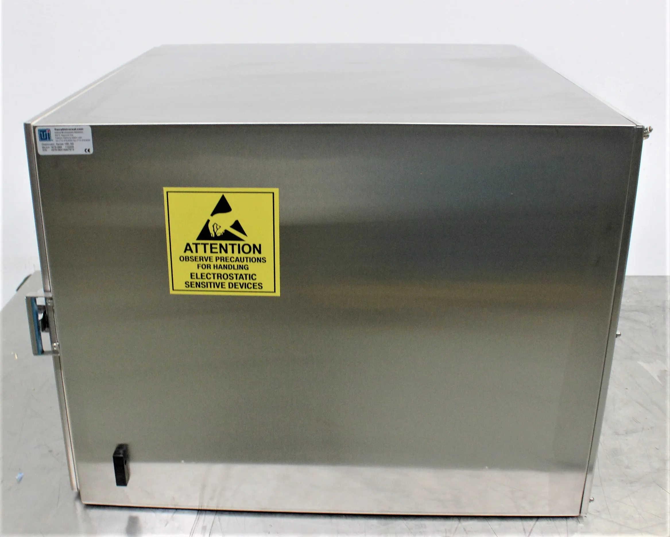 Terra Universal Desiccator Model 1679-06A - Used Laboratory Equipment