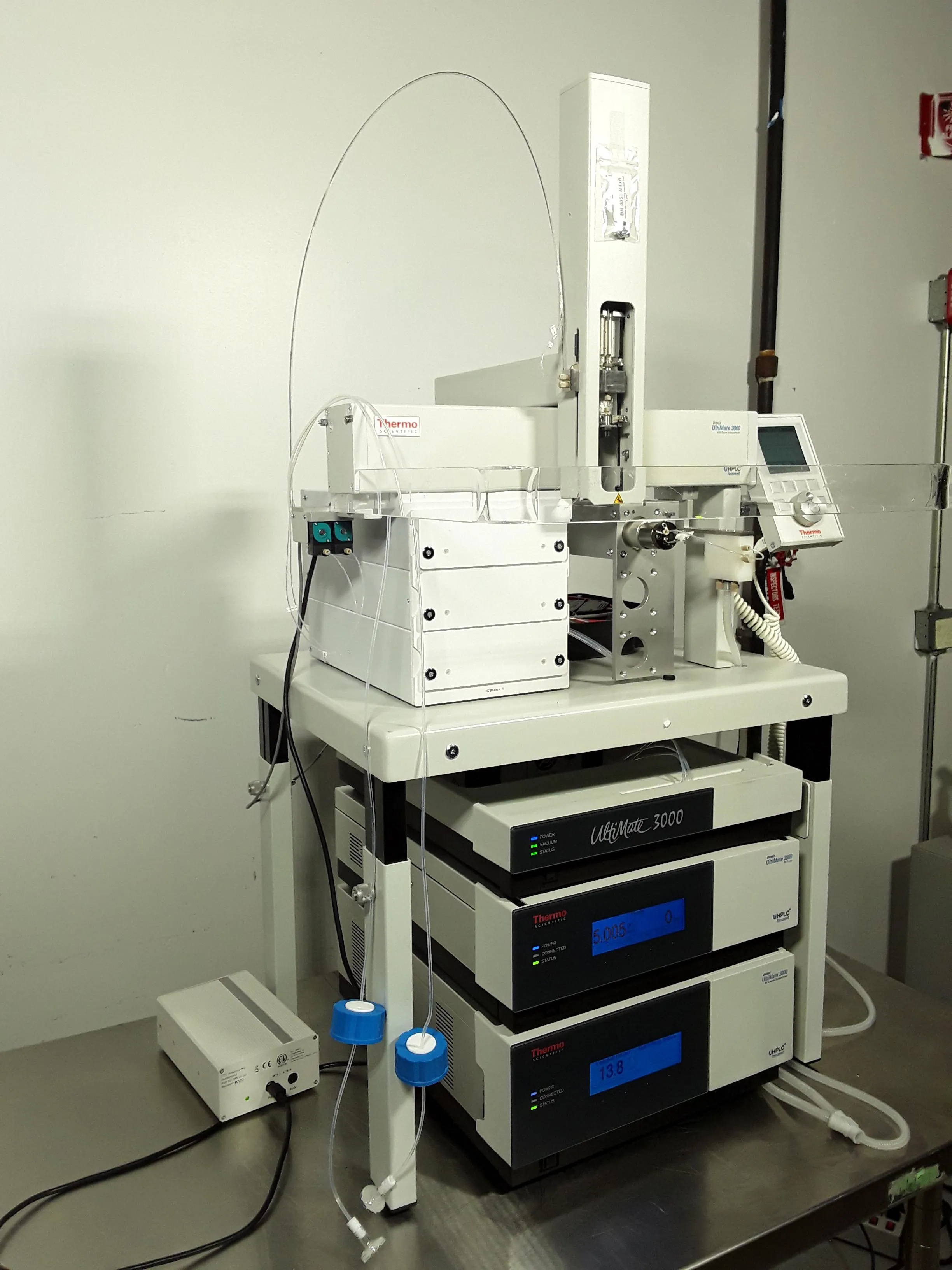 Thermo Fisher Scientific UltiMate 3000 UHPLC+ System with Dionex Ultimate 3000 XRS LC System