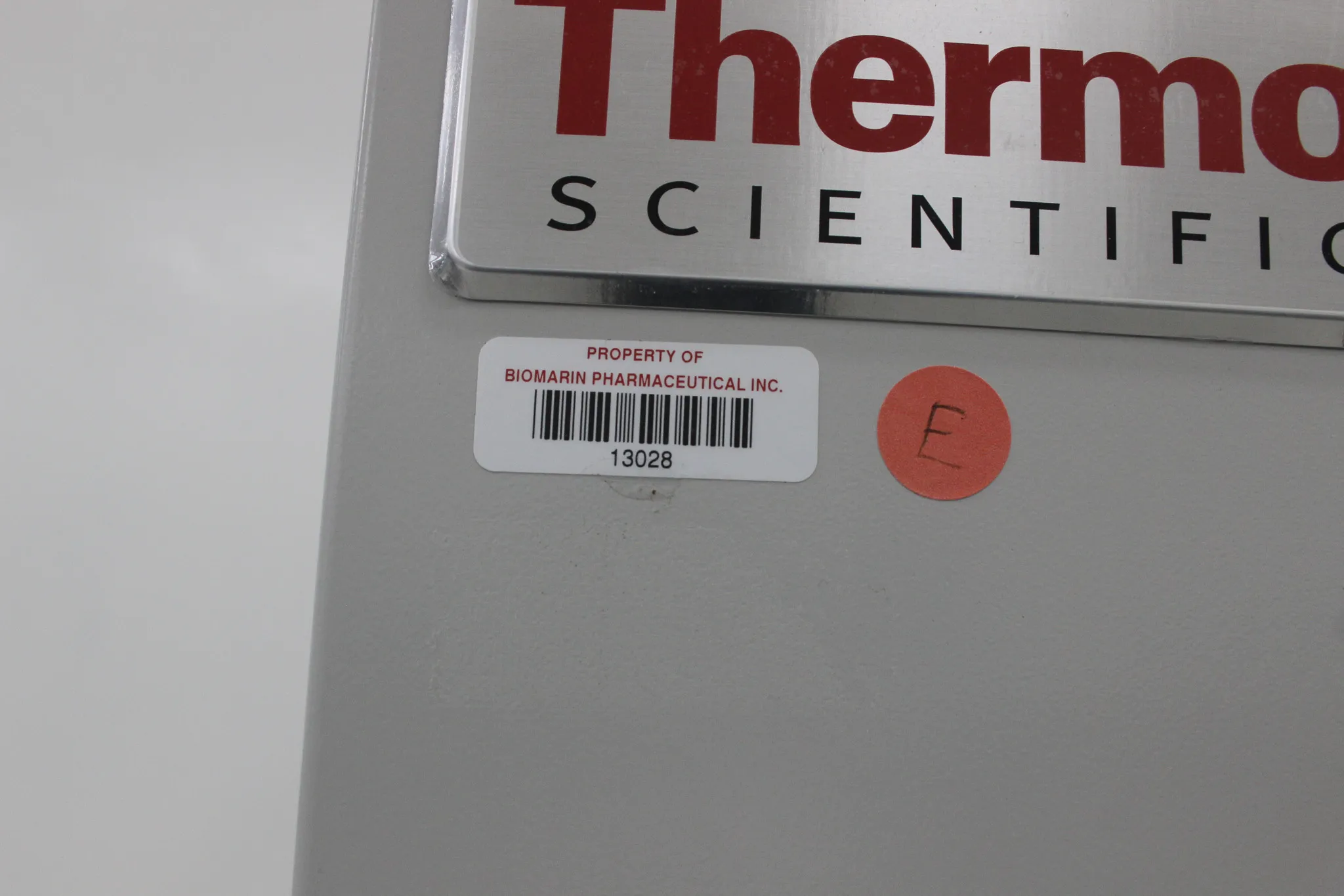 Thermo Scientific 3950 CO2 Incubator Large-Capacity Reach-In 821 L - Used