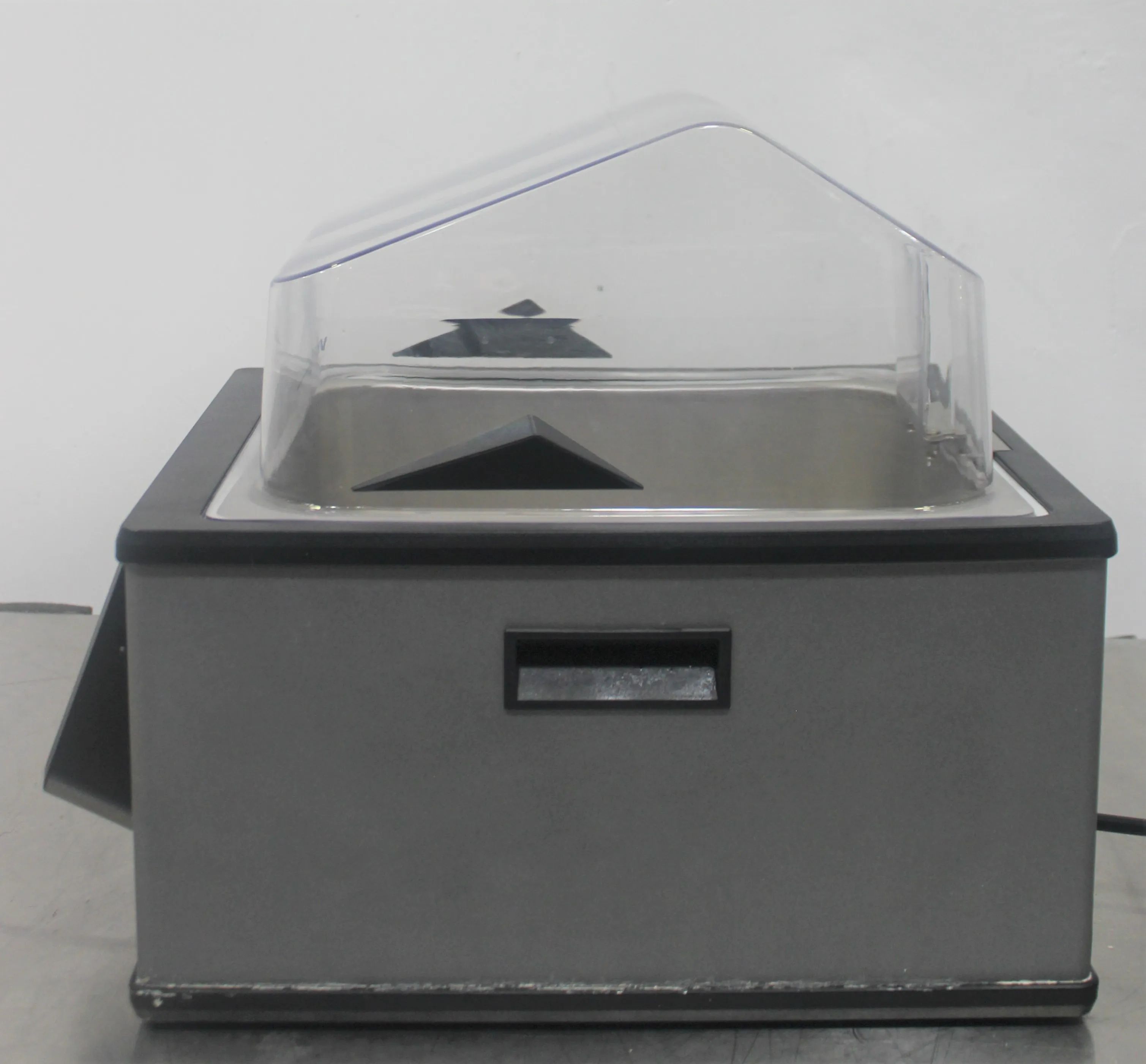 VWR WB10 Digital Lab Water Bath with Stainless Steel Reservoir - Used