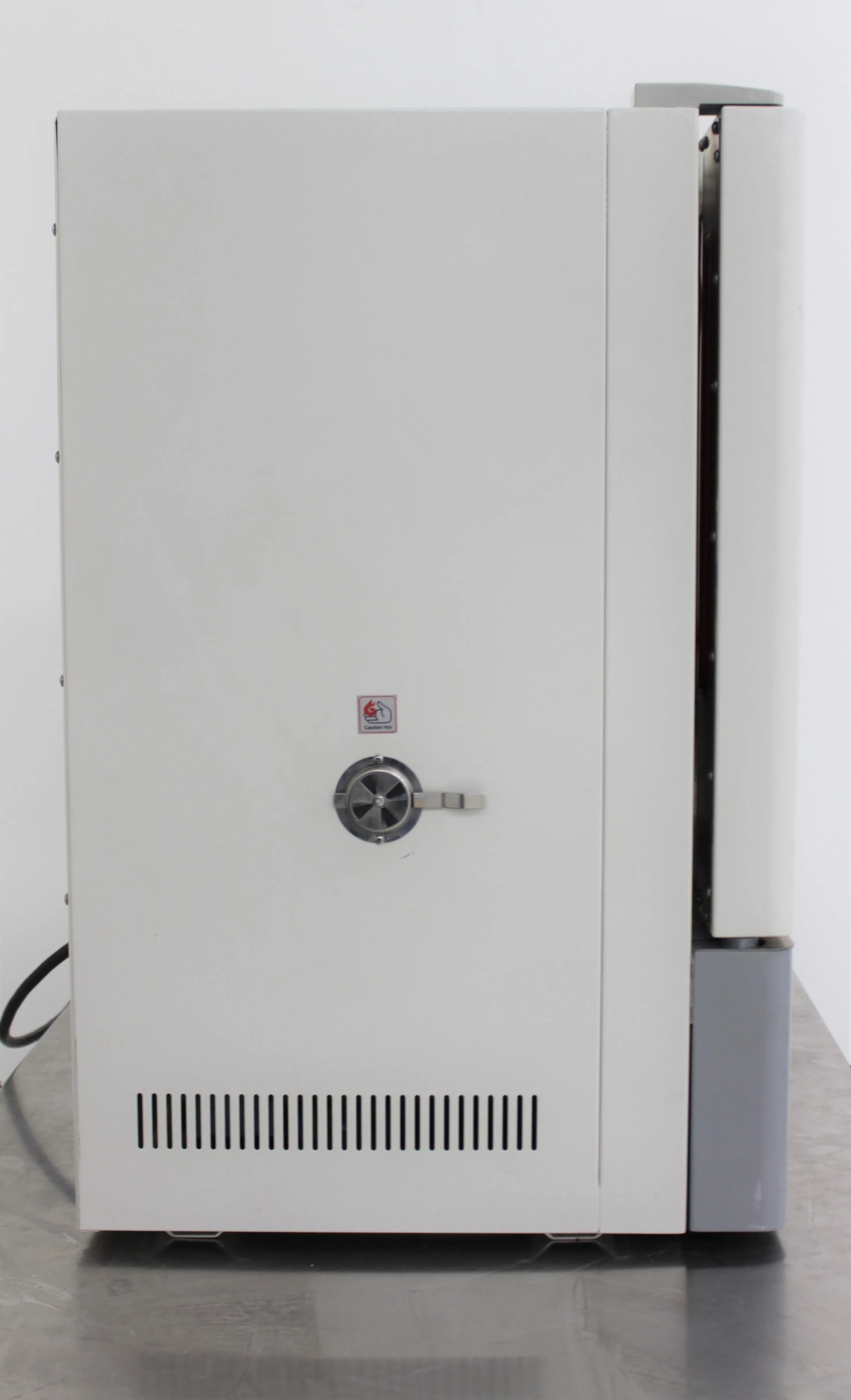 Blue M Lab Oven Model LO-27-E - Used 120V Horizontal Airflow Laboratory Inconspicuous Oven E1111003