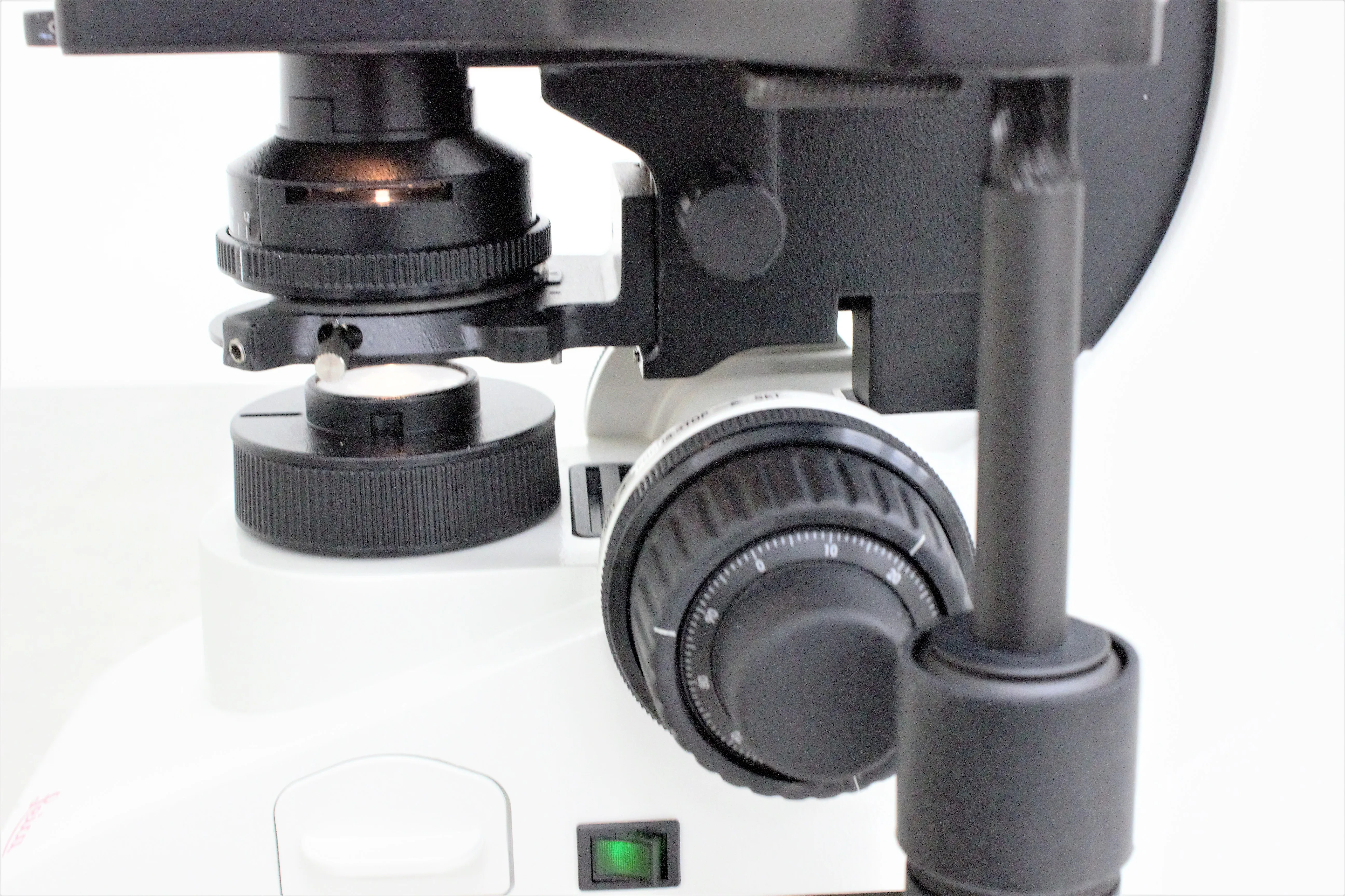 LEICA DM2000 Microscope with ICC50W Camera