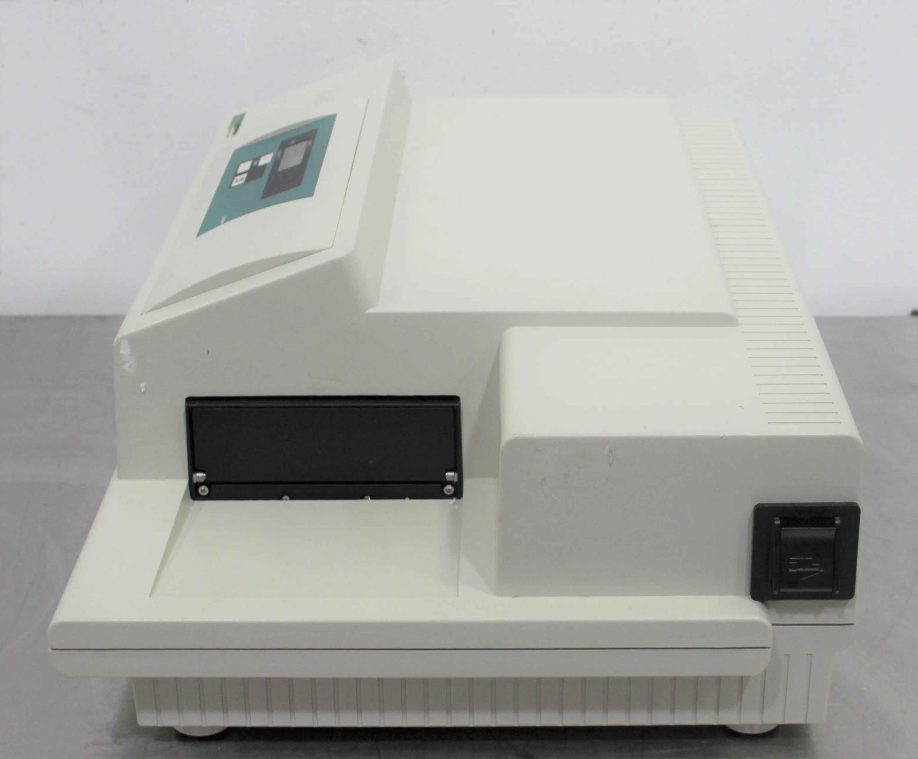 Molecular Devices VersaMax UV-Vis Spectrometer Reader BNR06853