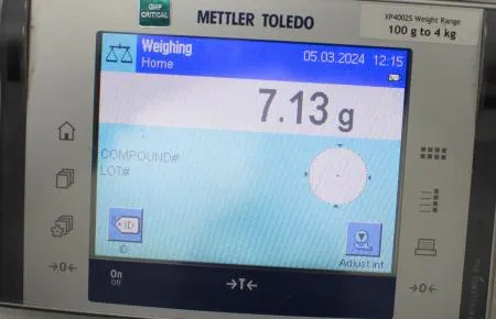 Mettler Toledo Excellence Plus XP Precision Balance model: XP4002S - 4100g x .01g with SmartScreen Touchscreen Display