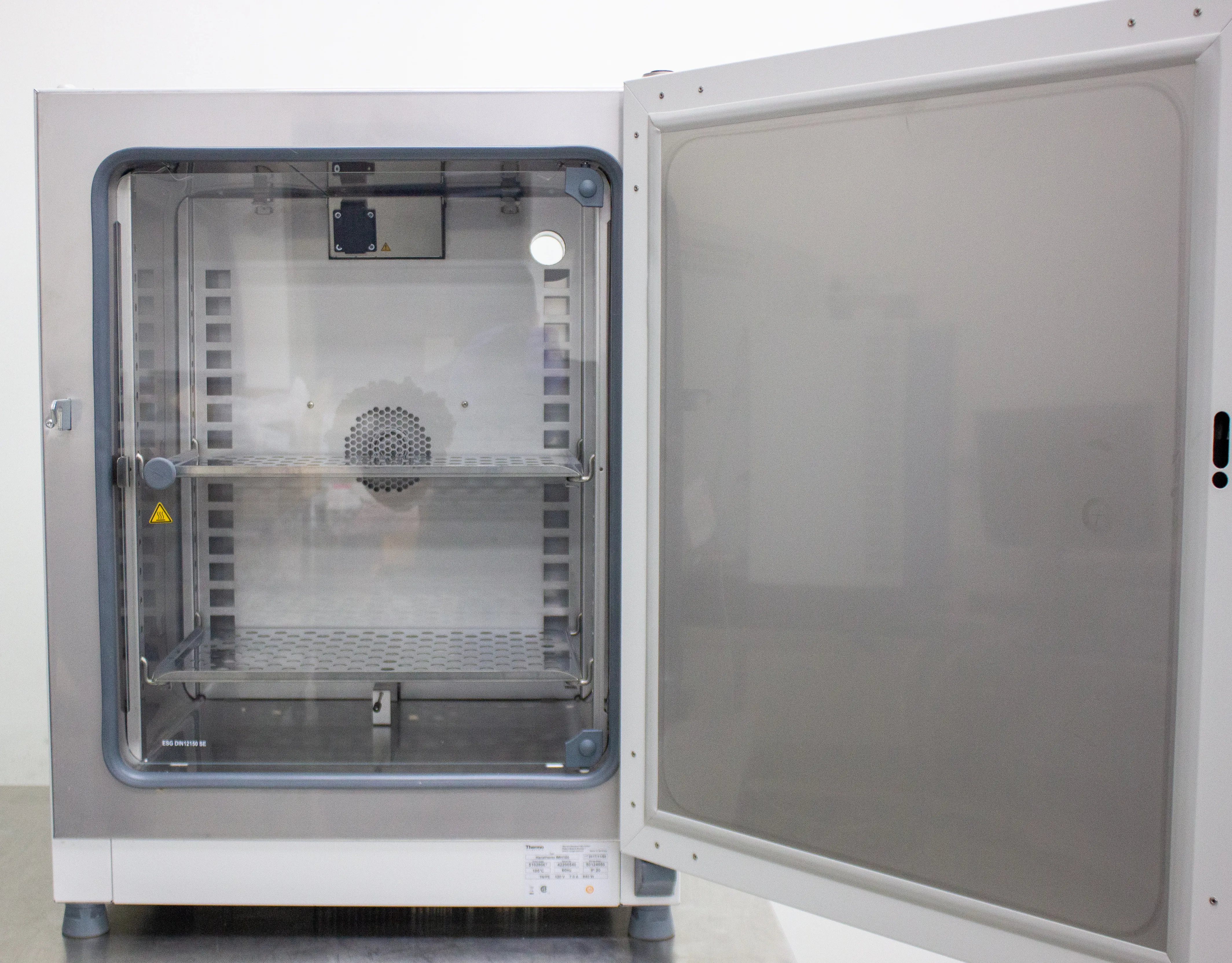 Thermo Scientific Heratherm IMH100 Incubator