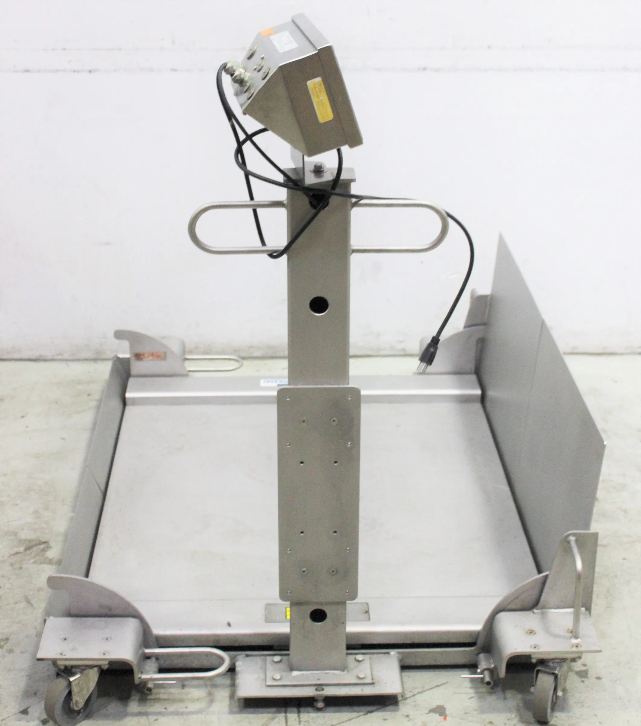 Mettler Toledo IND560 with Deckmate Floor Scale