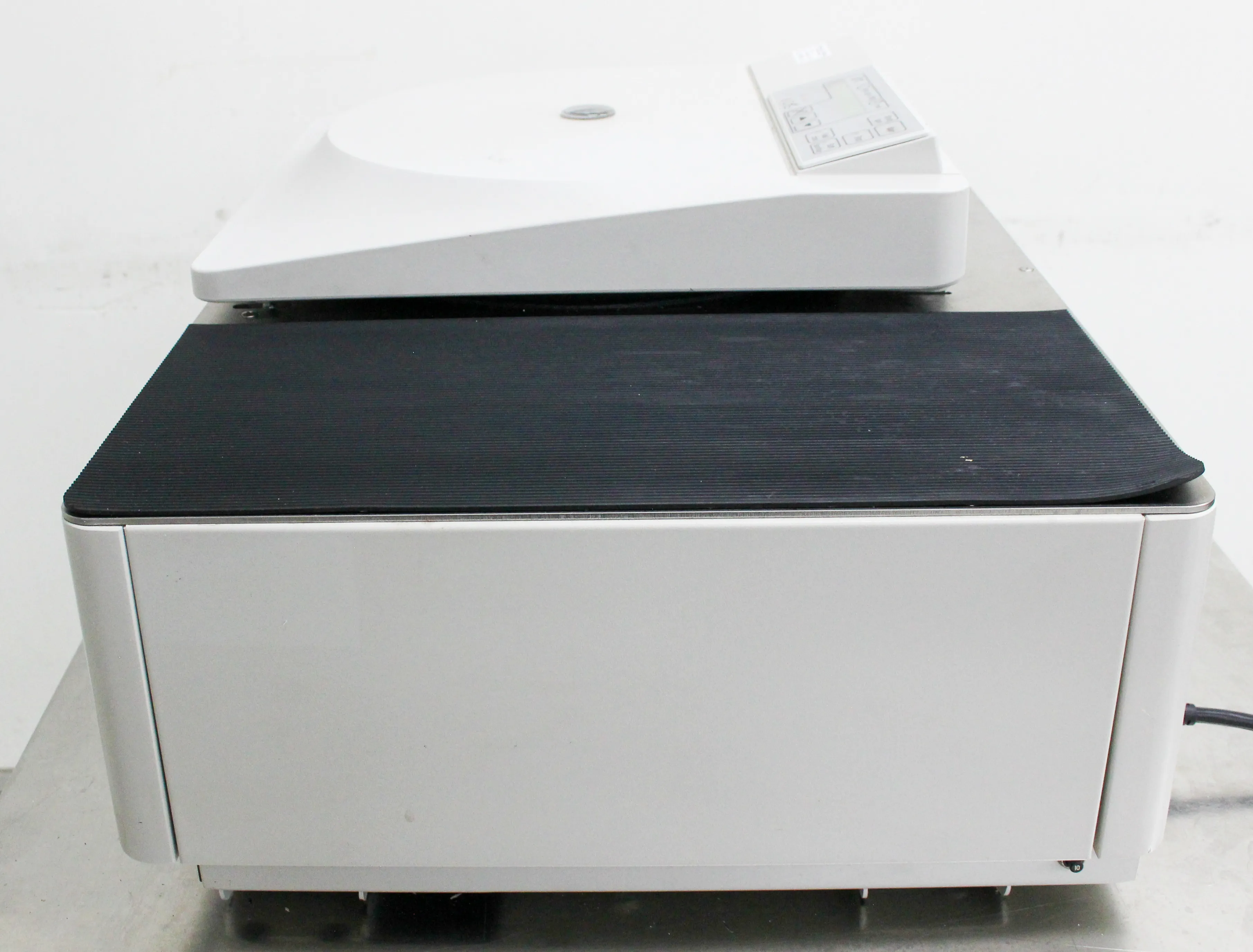 Eppendorf Benchtop Refrigerated Centrifuge Model 5403 with Rotor 16F24-11