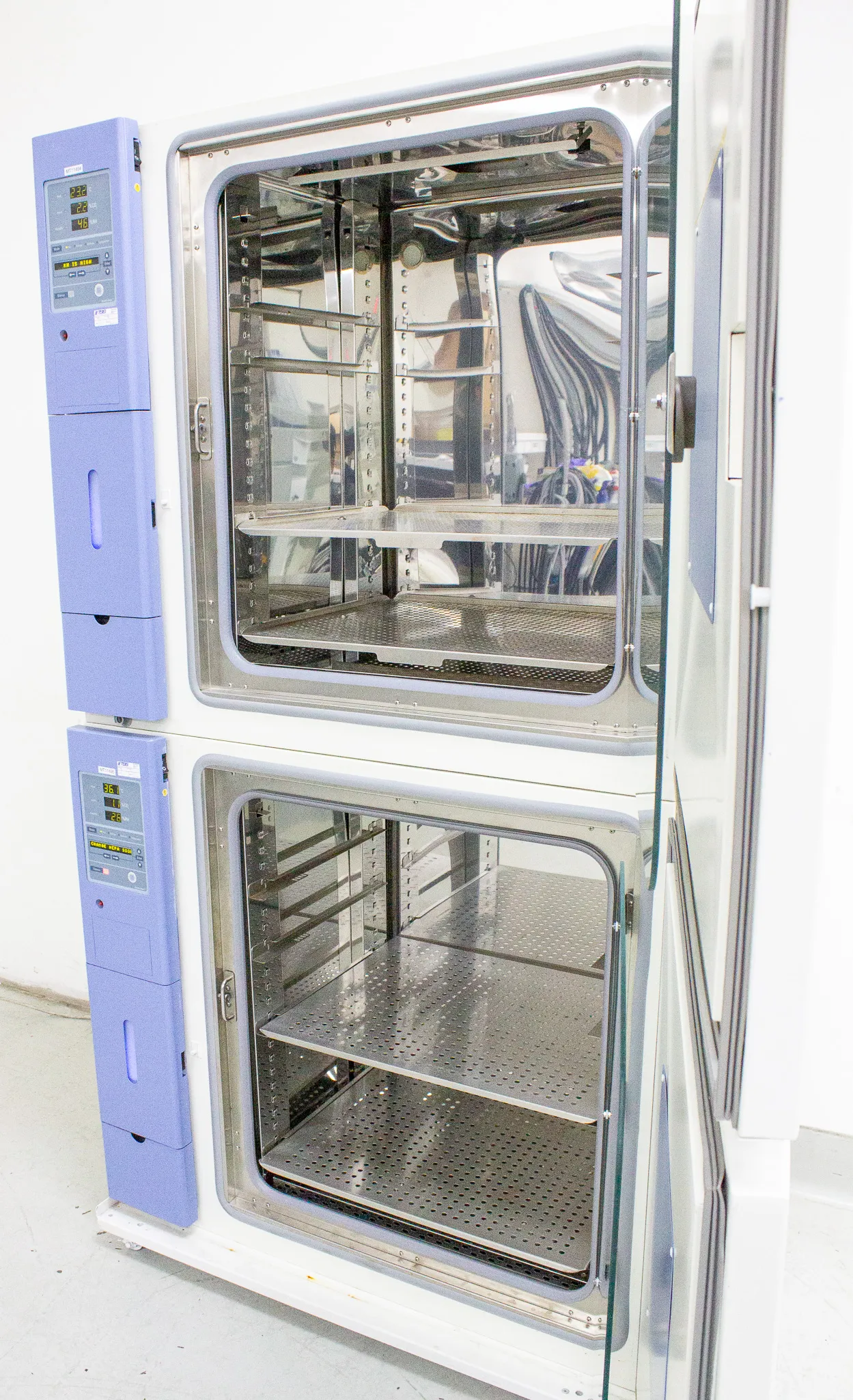 Thermo Scientific Forma Steri-Cult 323L Double Stack CO2 Incubator Model 3310