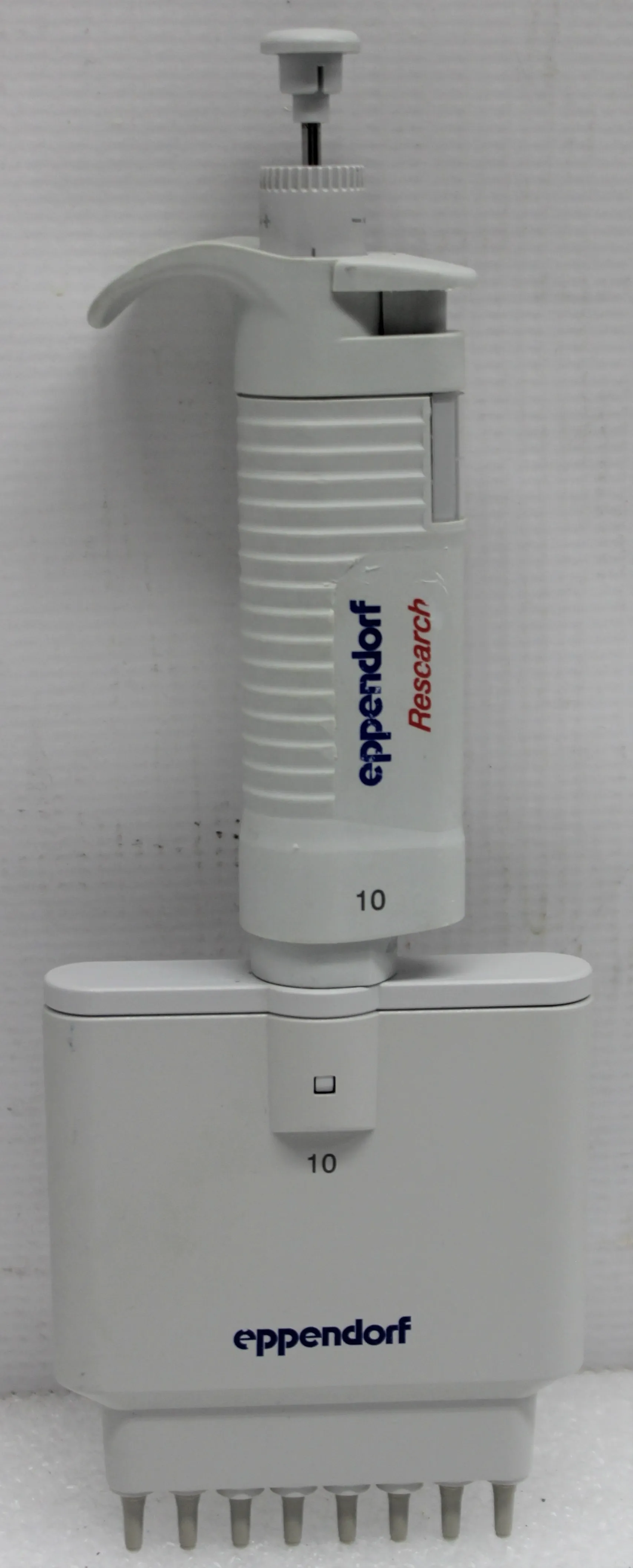 Eppendorf 8-Channel Multichannel Pipette 0.5-10 uL