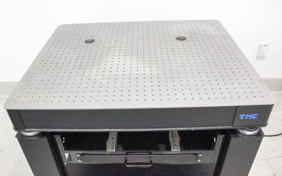 TMC CleanTop II Steel Honeycomb Optical Top Vibration Isolation Table 29 x 35in