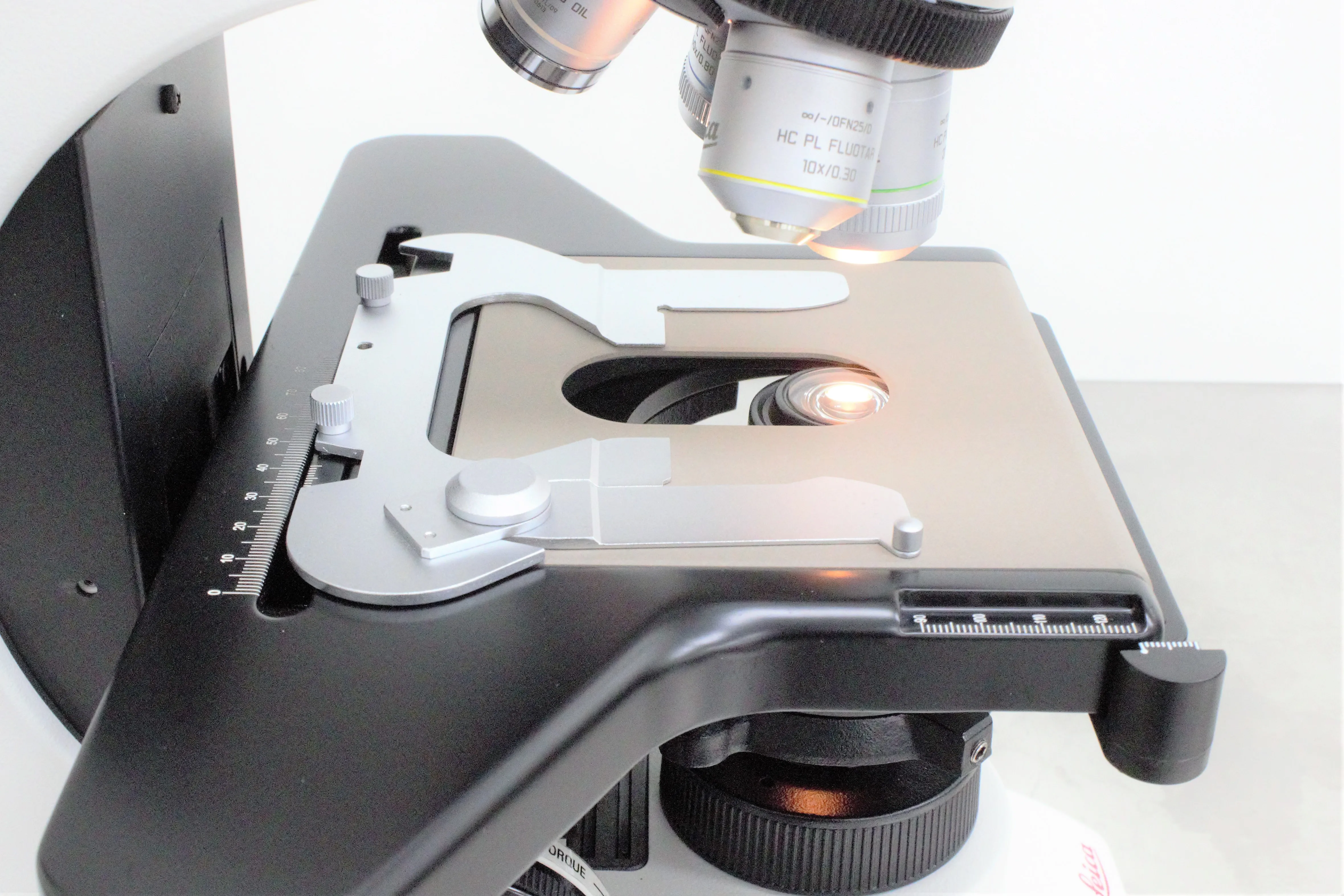 Leica DM2000 Microscope with ICC50W Camera