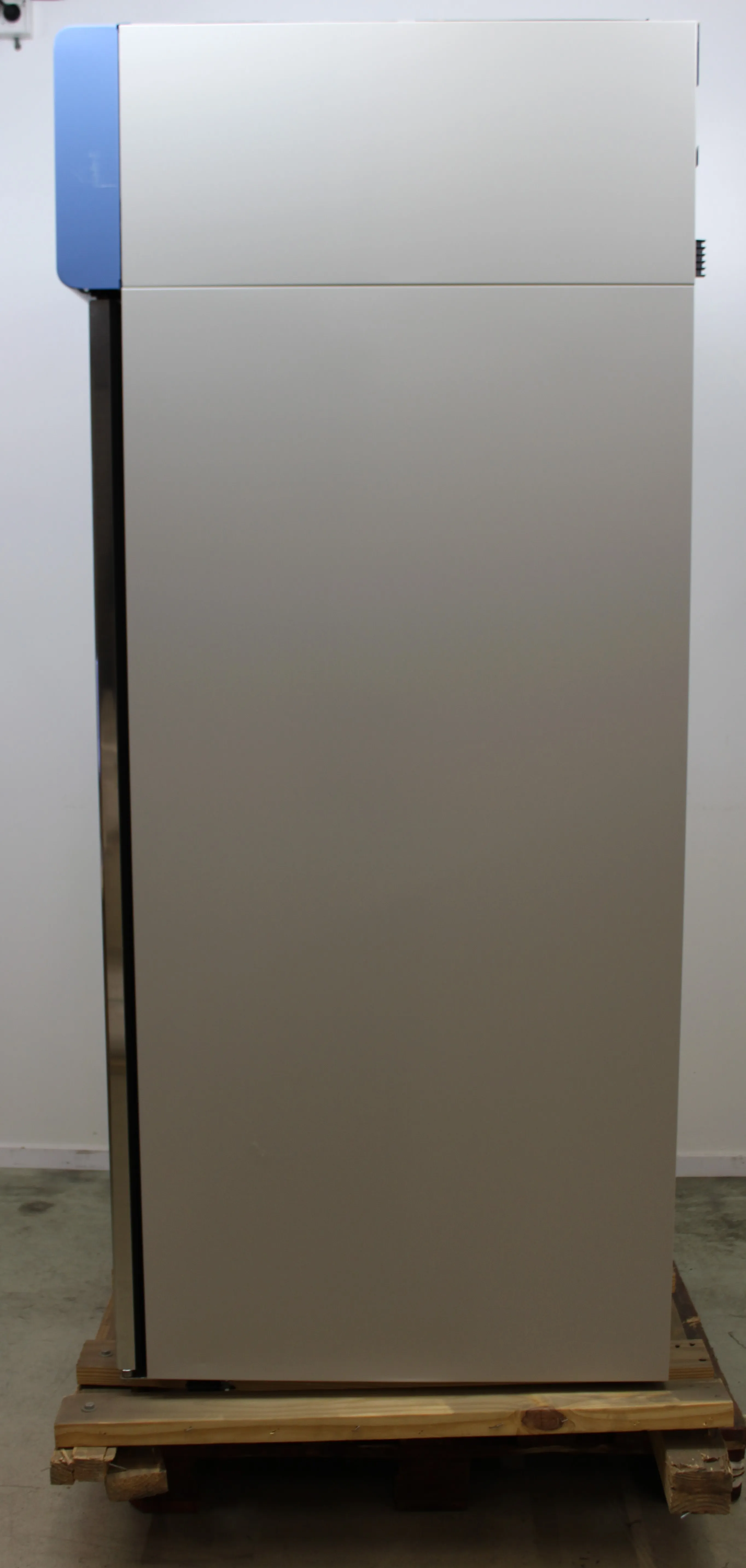 Thermo Fisher High-Performance Double Glass Door Laboratory Refrigerator RGL5004W