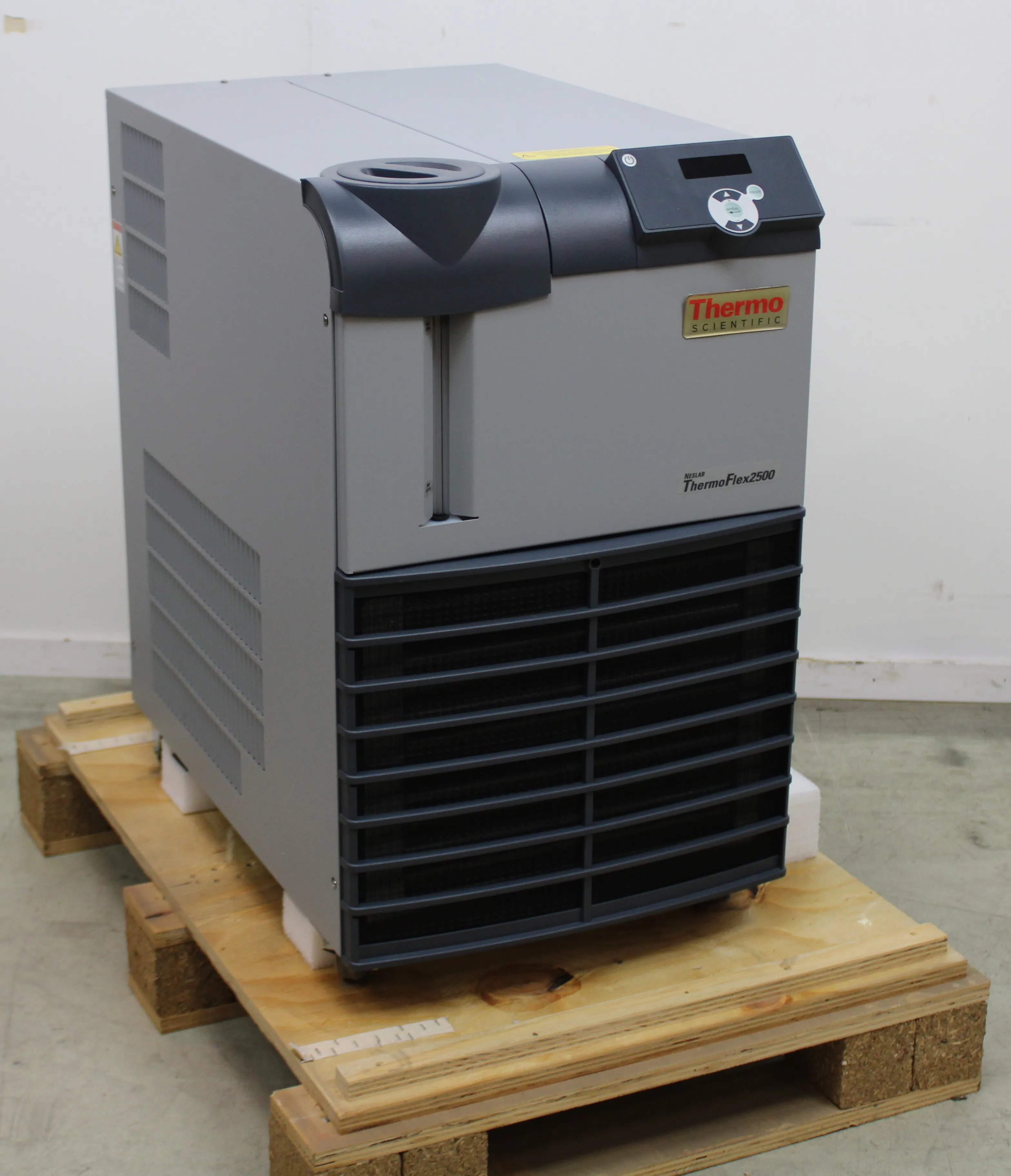 Thermo Scientific Thermoflex 2500 Recirculating Chiller