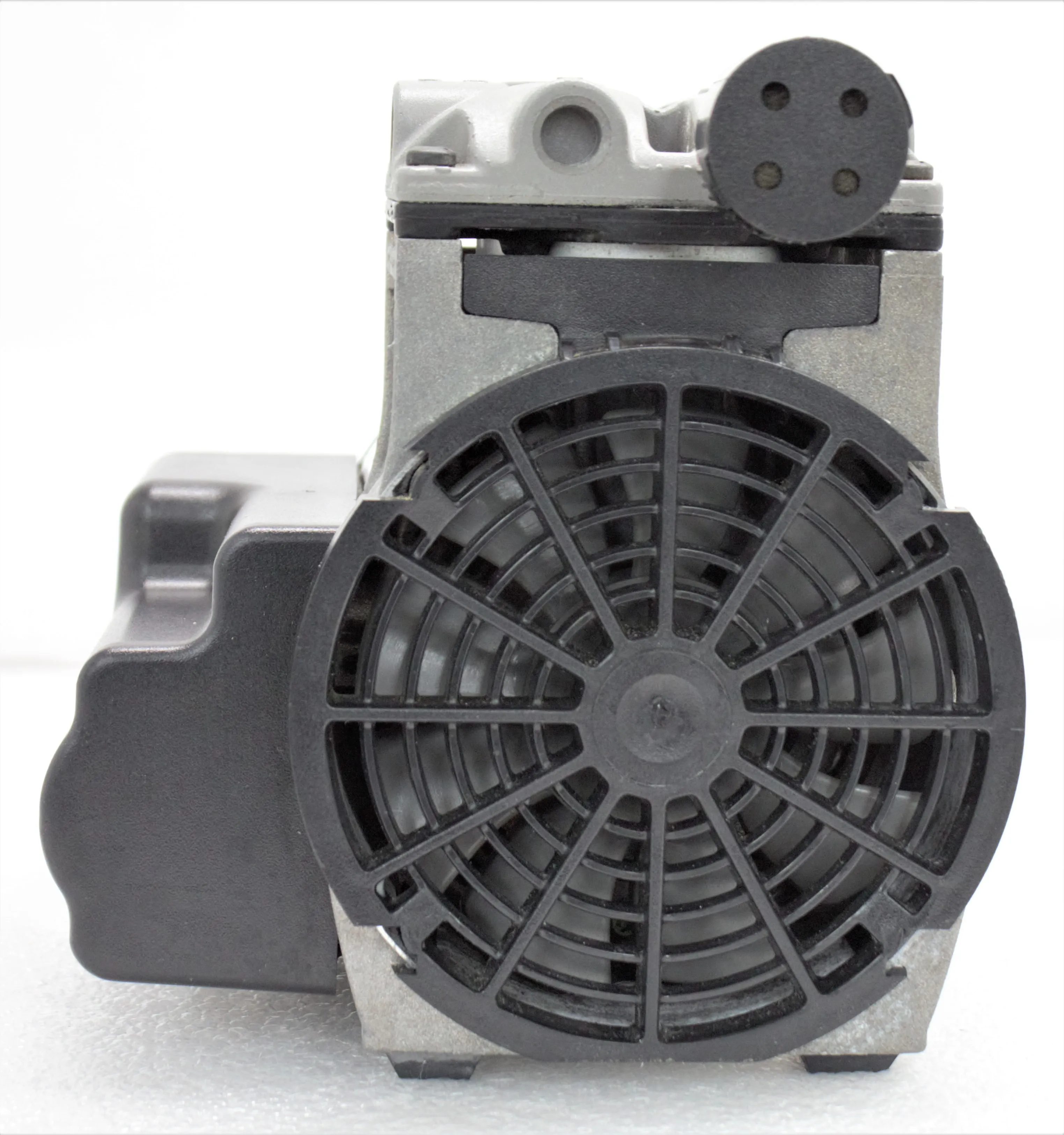 Thomas Oil-Less 7100562 Piston Vacuum Pump