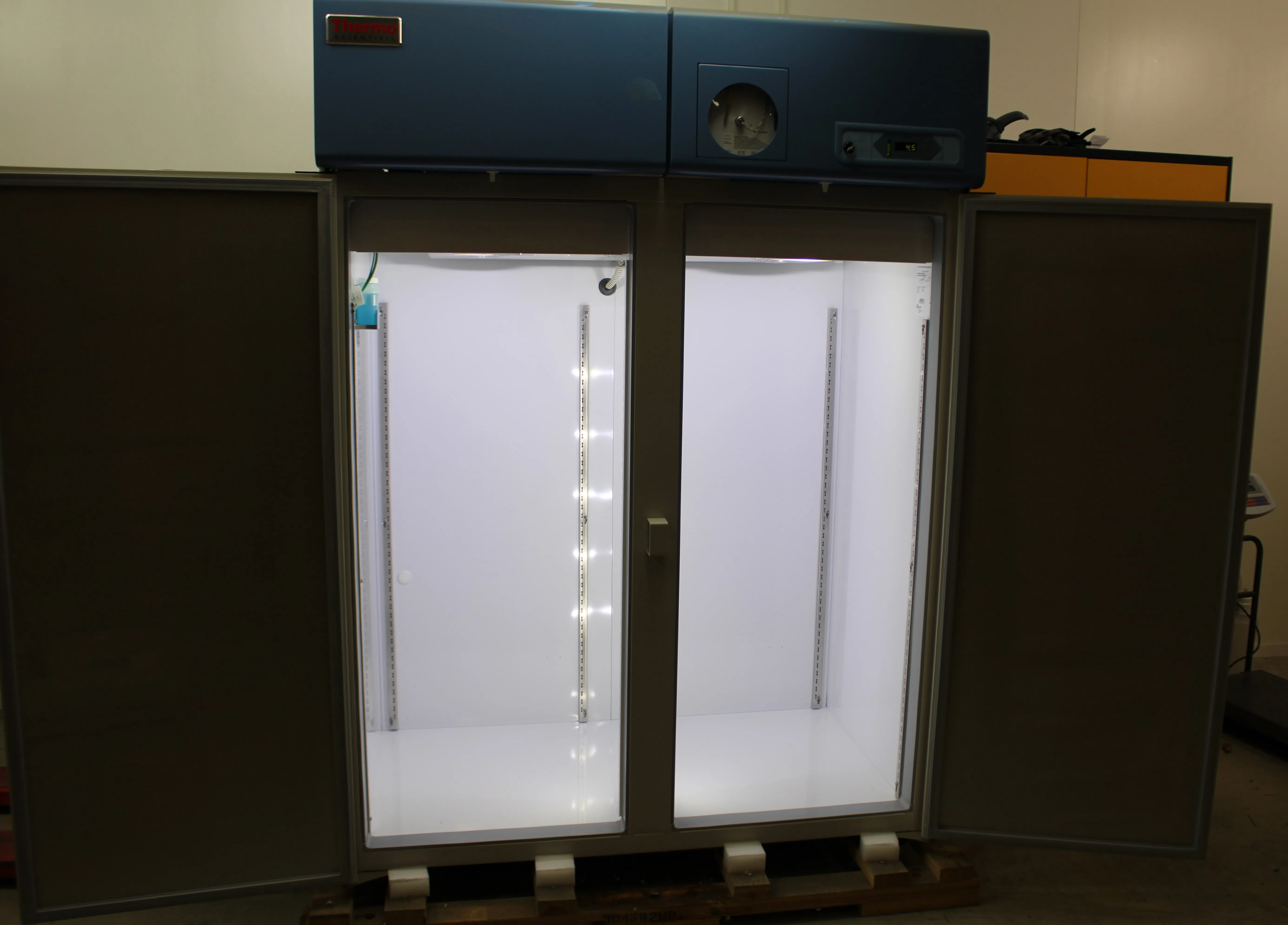 Thermo Fisher Scientific Double Door Refrigerator FRGL5004D