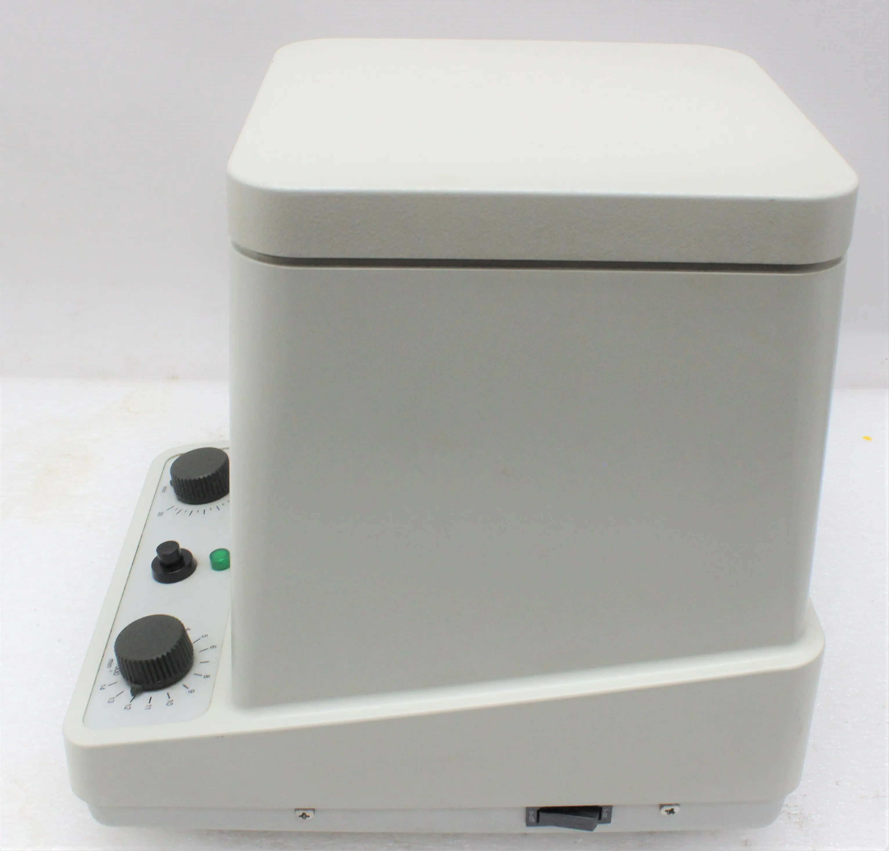 Eppendorf 5415C Tabletop Microfuge with Analog Control