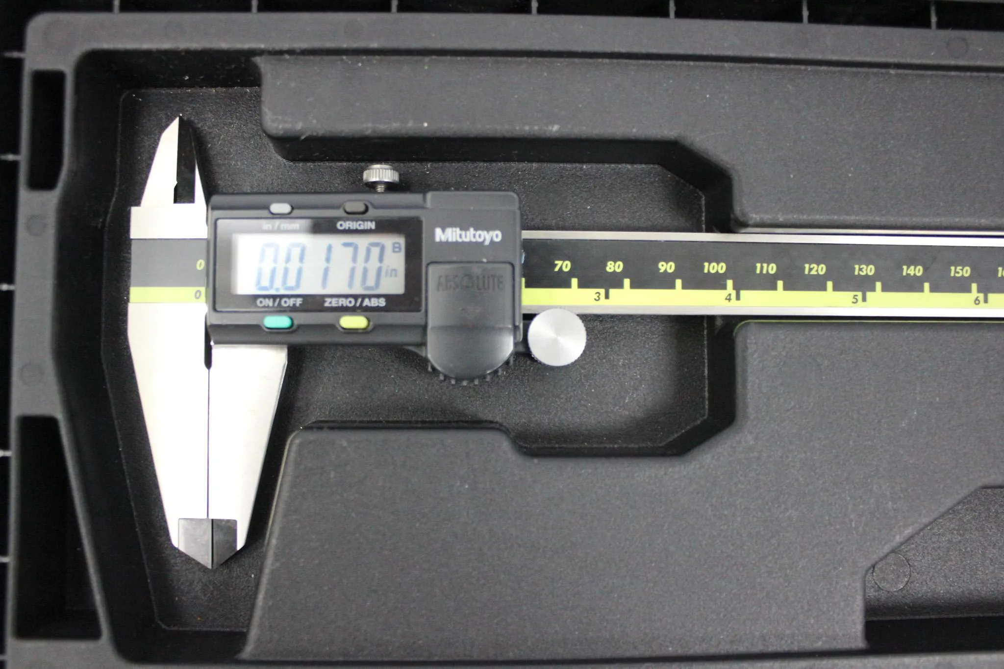 Mitutoyo ABSOLUTE digital caliper 500-152-30 with LCD Display