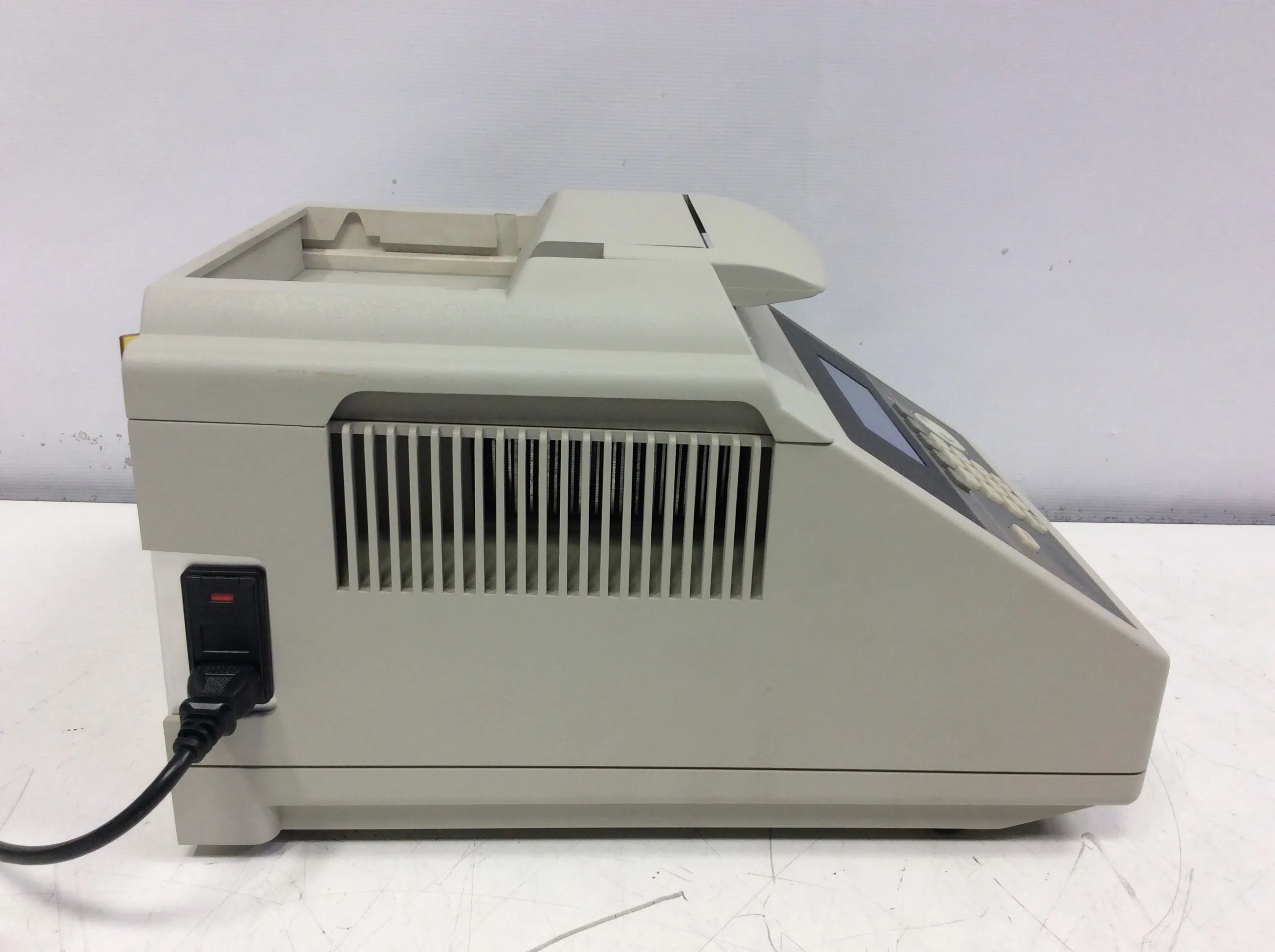 Applied Biosystems PCR Thermal Cycler GeneAmp PCR System 9700 96-Well