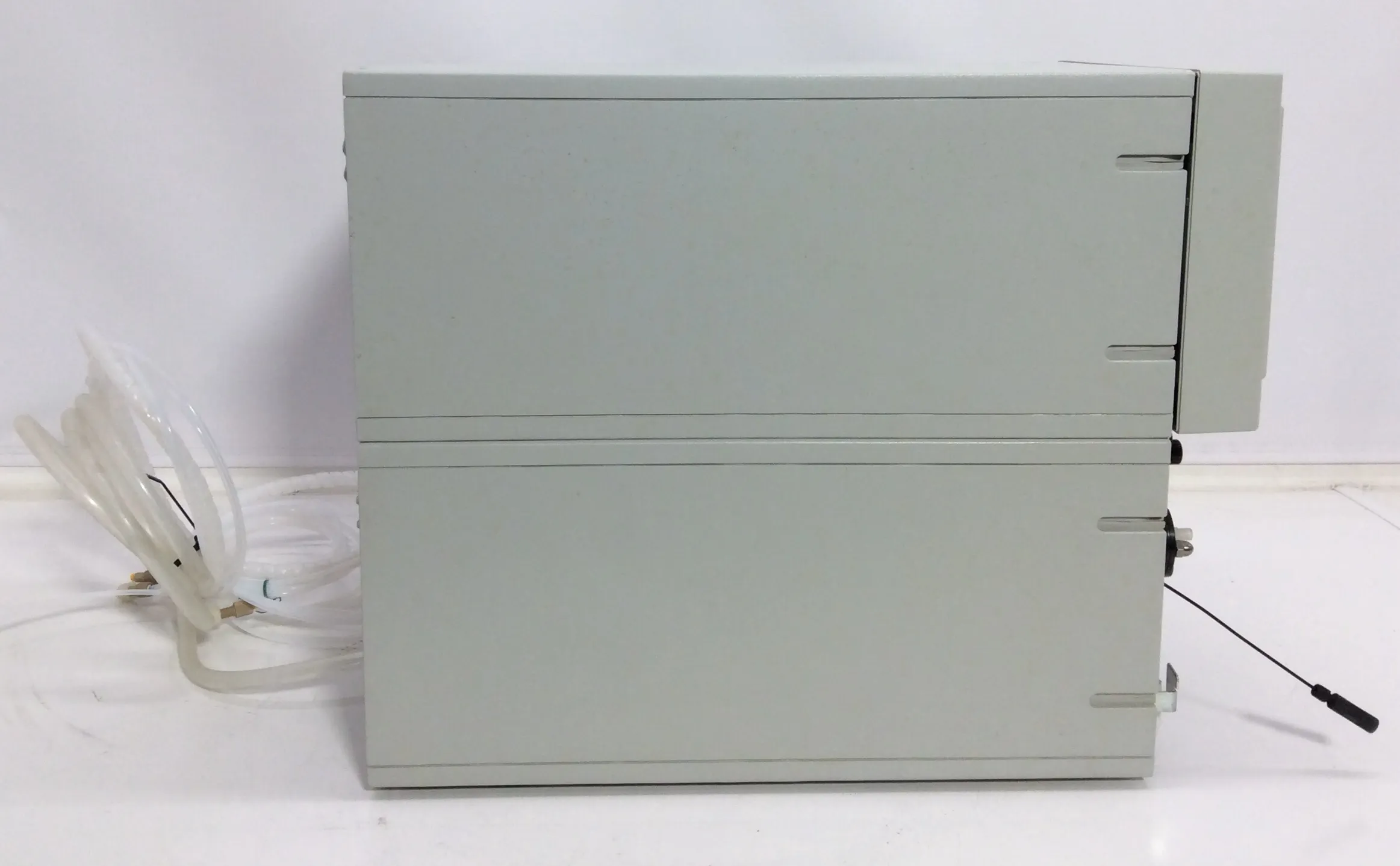 Dionex IP25 Isocratic Pump HPLC / FPLC / GC / CE