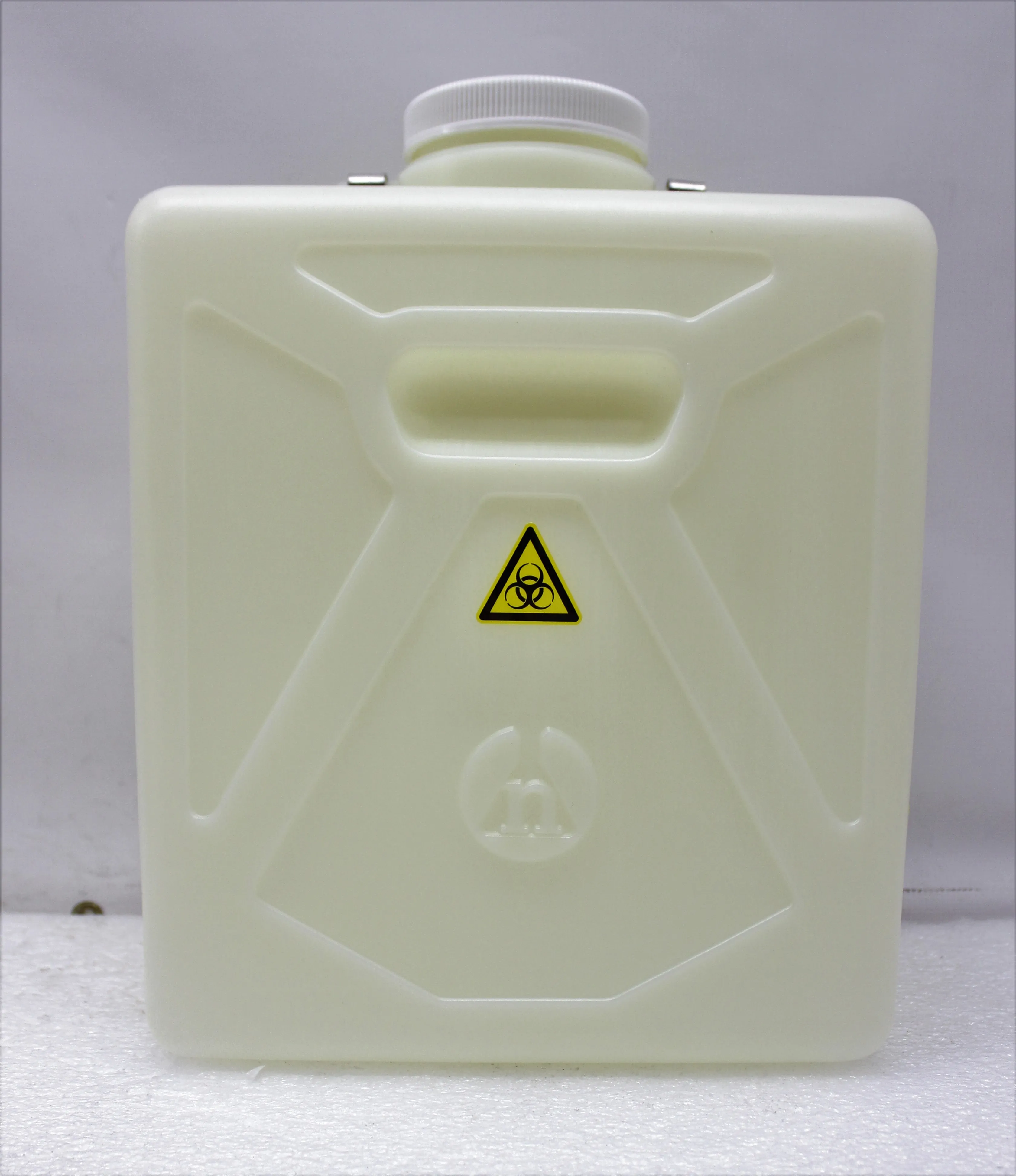 Thermo Scientific Nalgene Heavy-Duty Rectangular HDPE Carboy 5-Gallon 20L