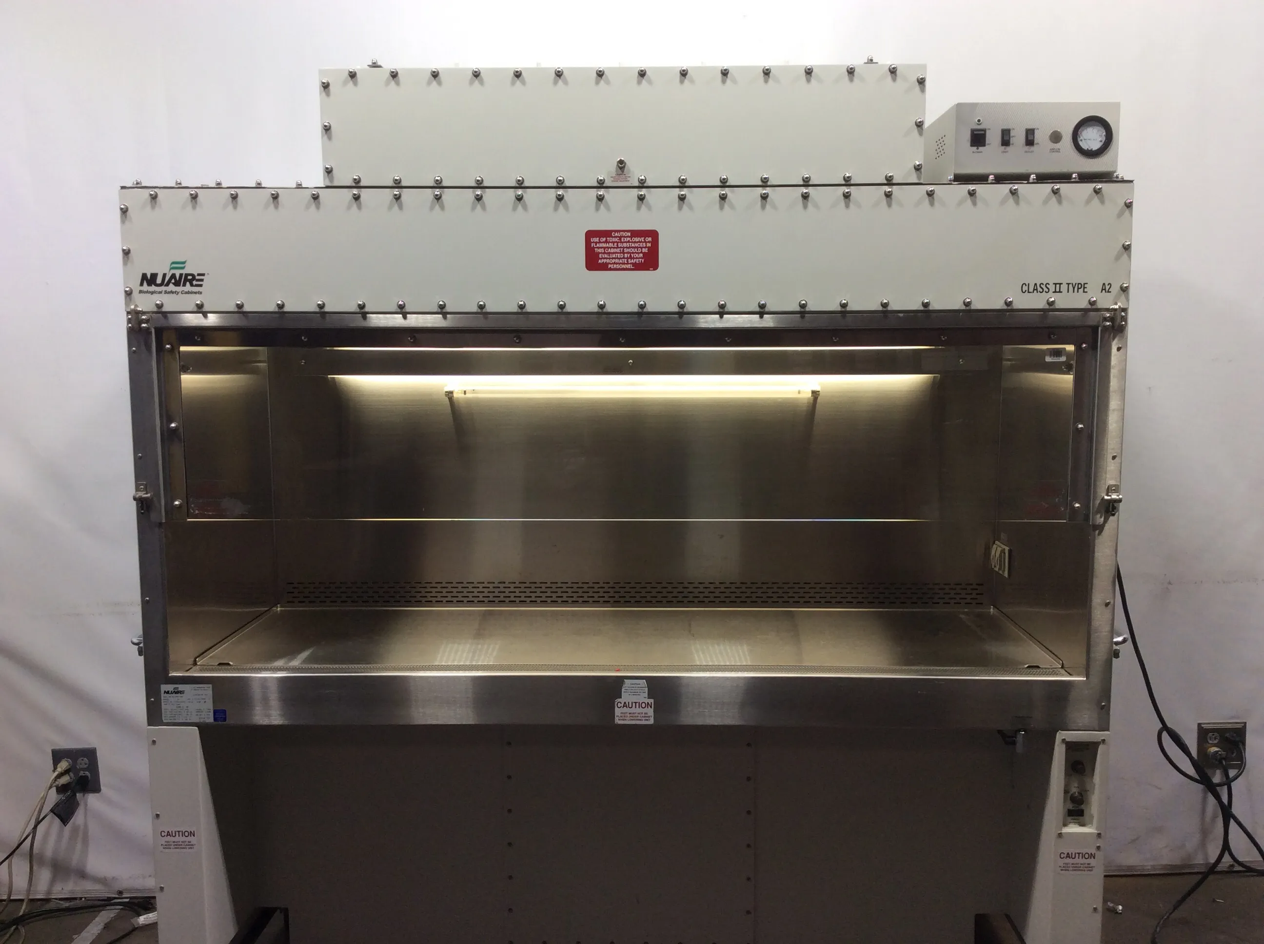 Used NuAire SP Series NU-S602-600 Class II Type A2 Biological Safety Cabinet 120V 60Hz US