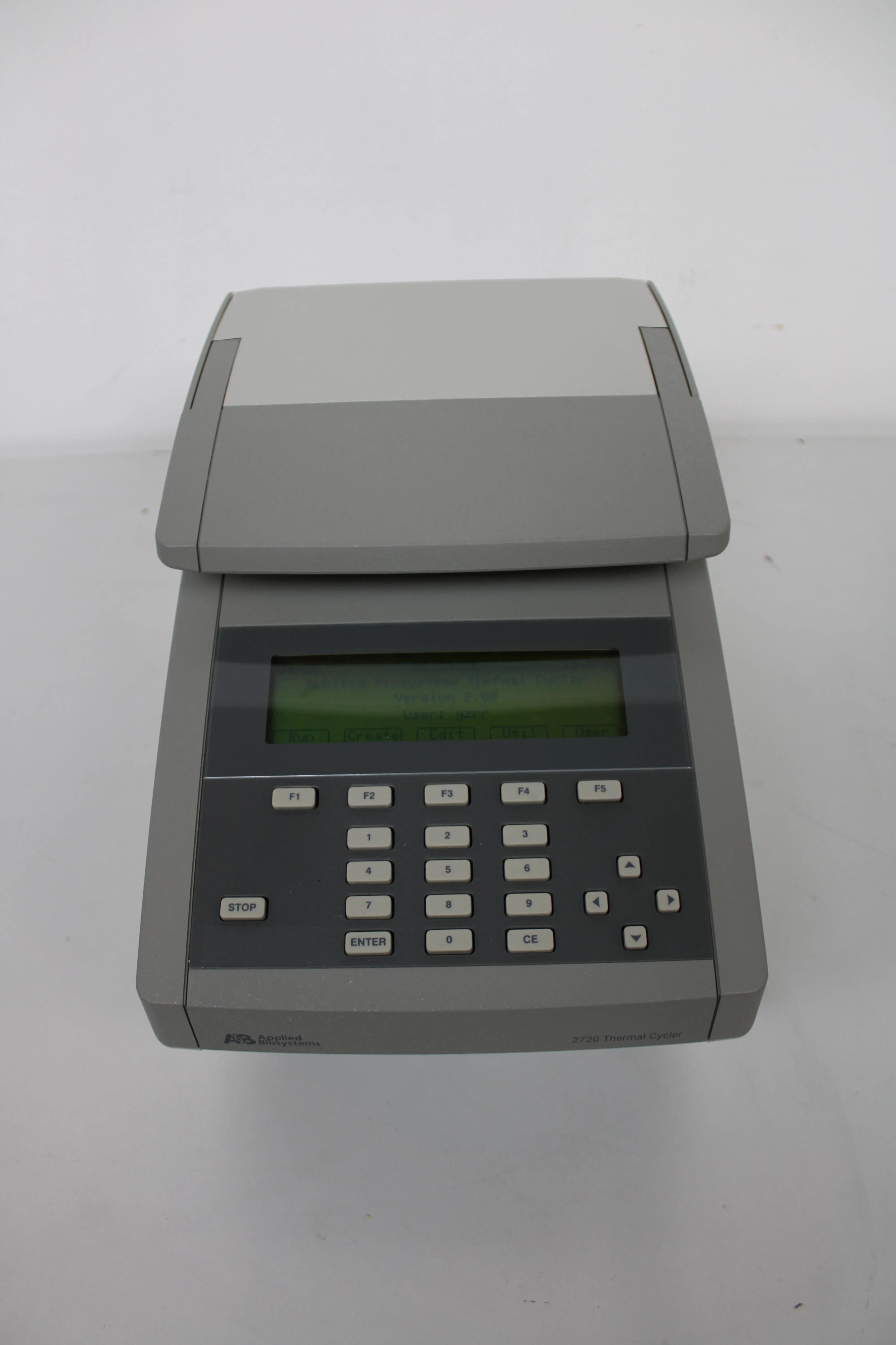 Applied Biosystems 2720 Thermal Cycler PCR Thermal Cycler Molecular Biology