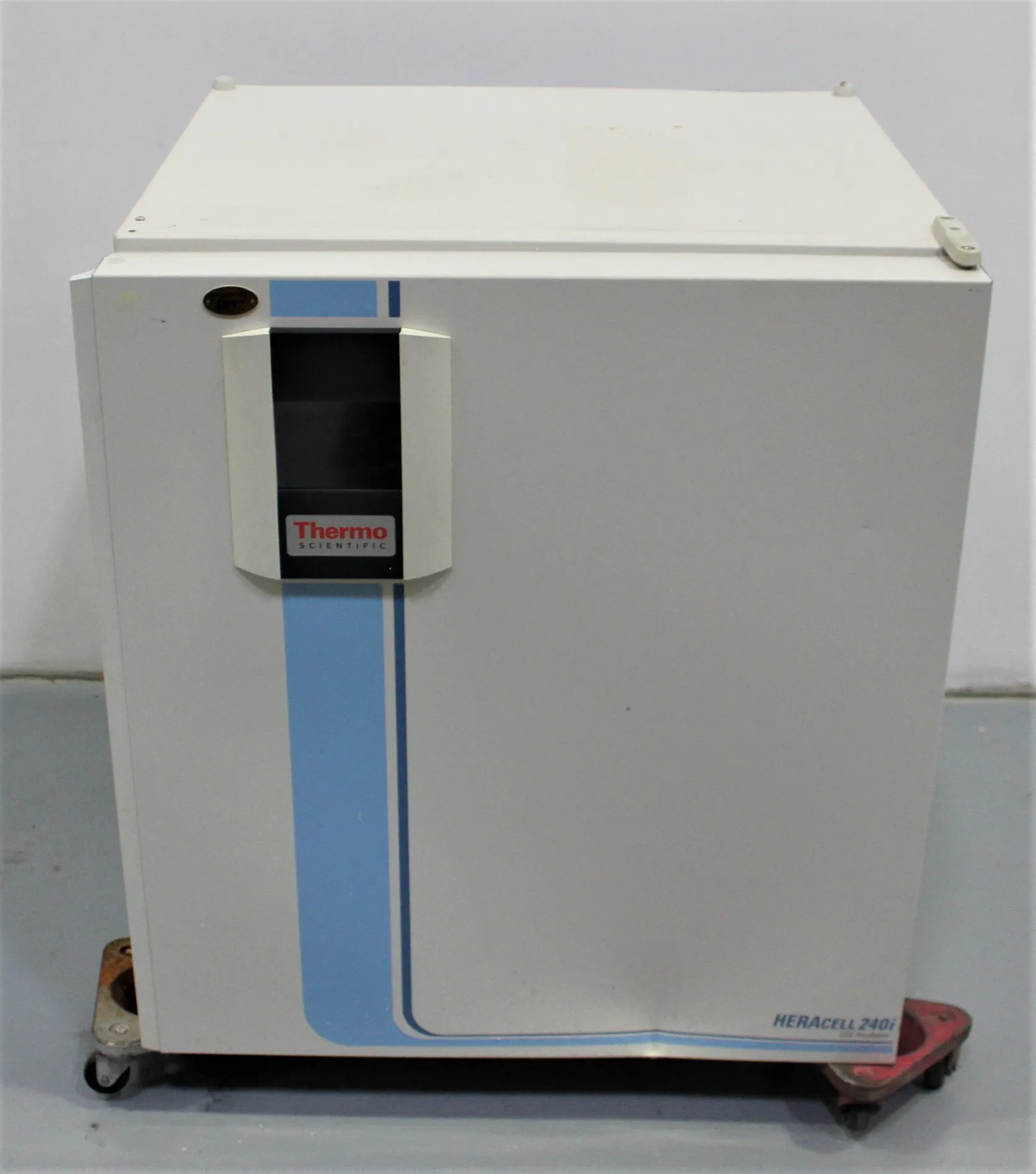 Thermo Scientific Heracell 240i CO2 Incubator with TC Sensor