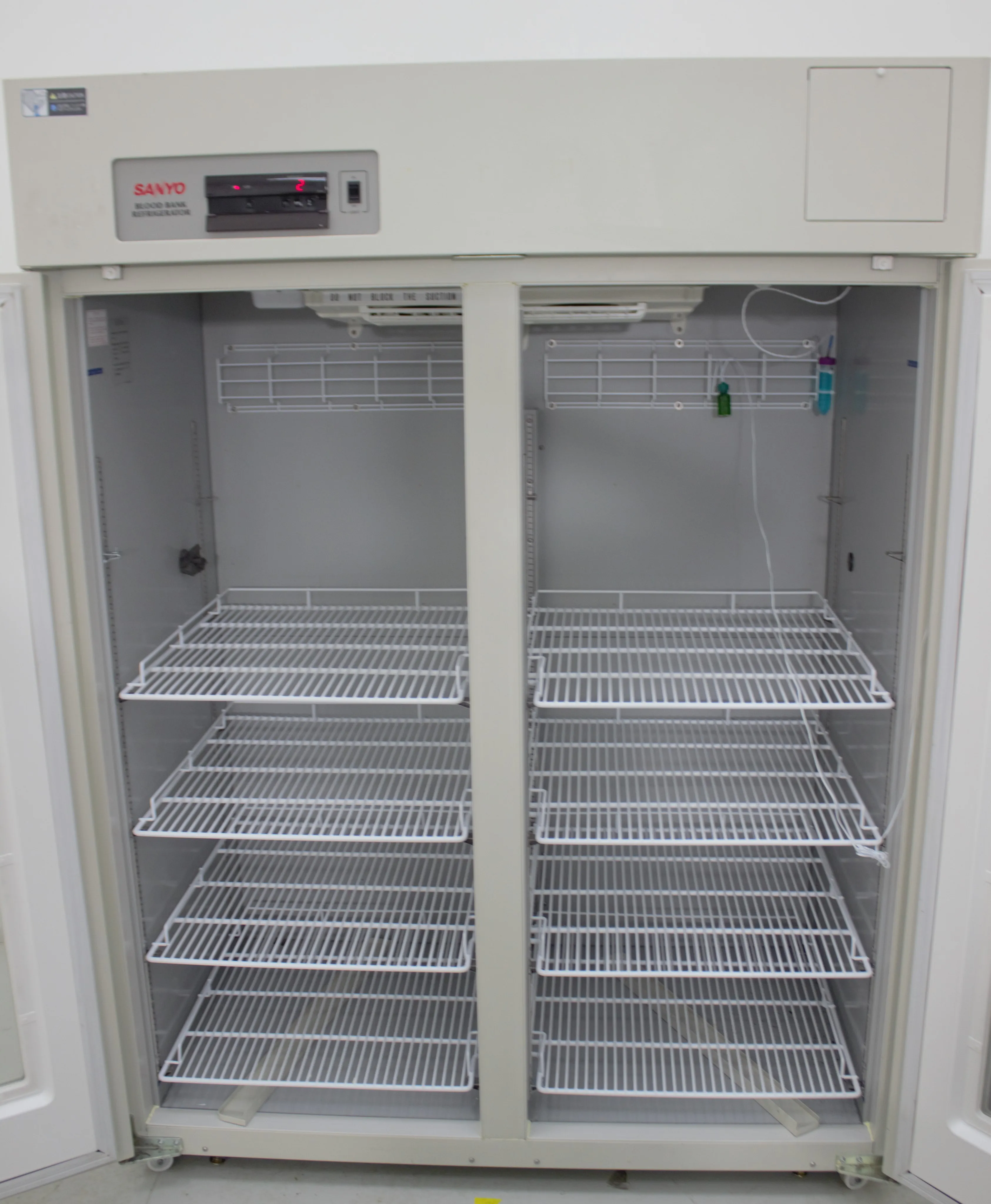 Sanyo MPR-1410 Pharmaceutical Refrigerator - Stable and Reliable Cold Storage