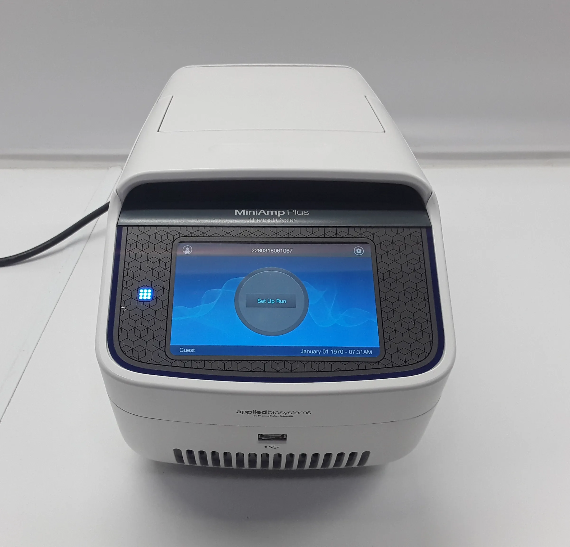 Applied Biosystems MiniAmp Thermal Cycler A37029