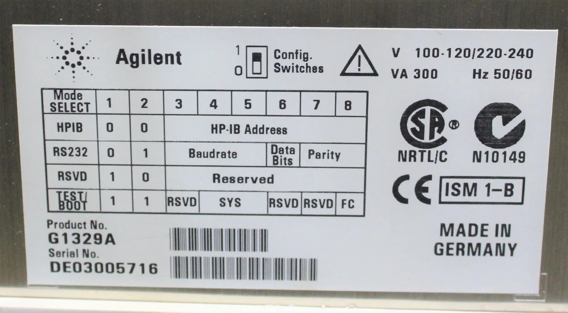 Agilent 1100 Series HPLC System with Vacuum Degasser and Variable Wavelength Detector