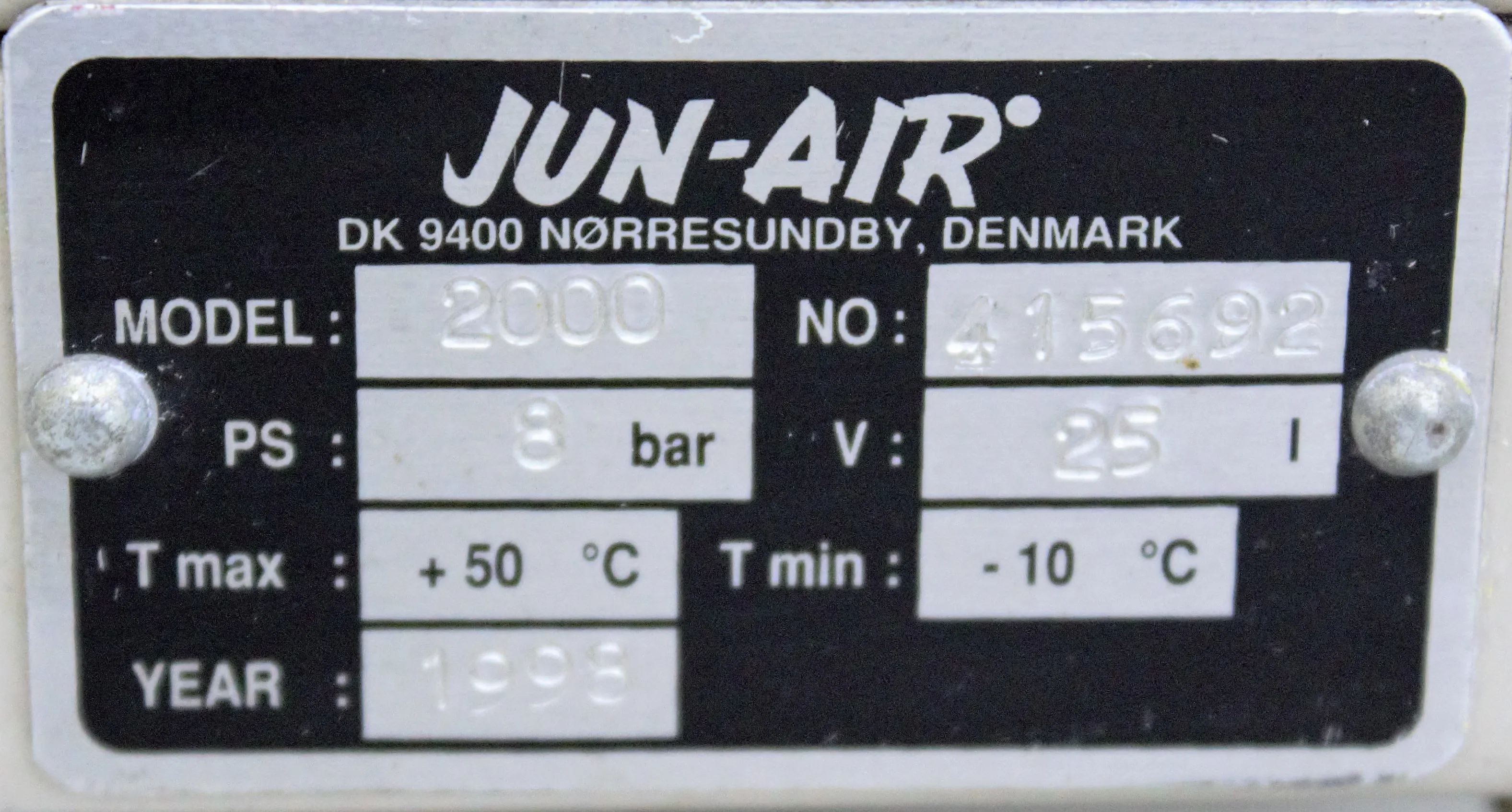 Jun-Air 2000 Oil-free Air Compressor Cabinet Unit