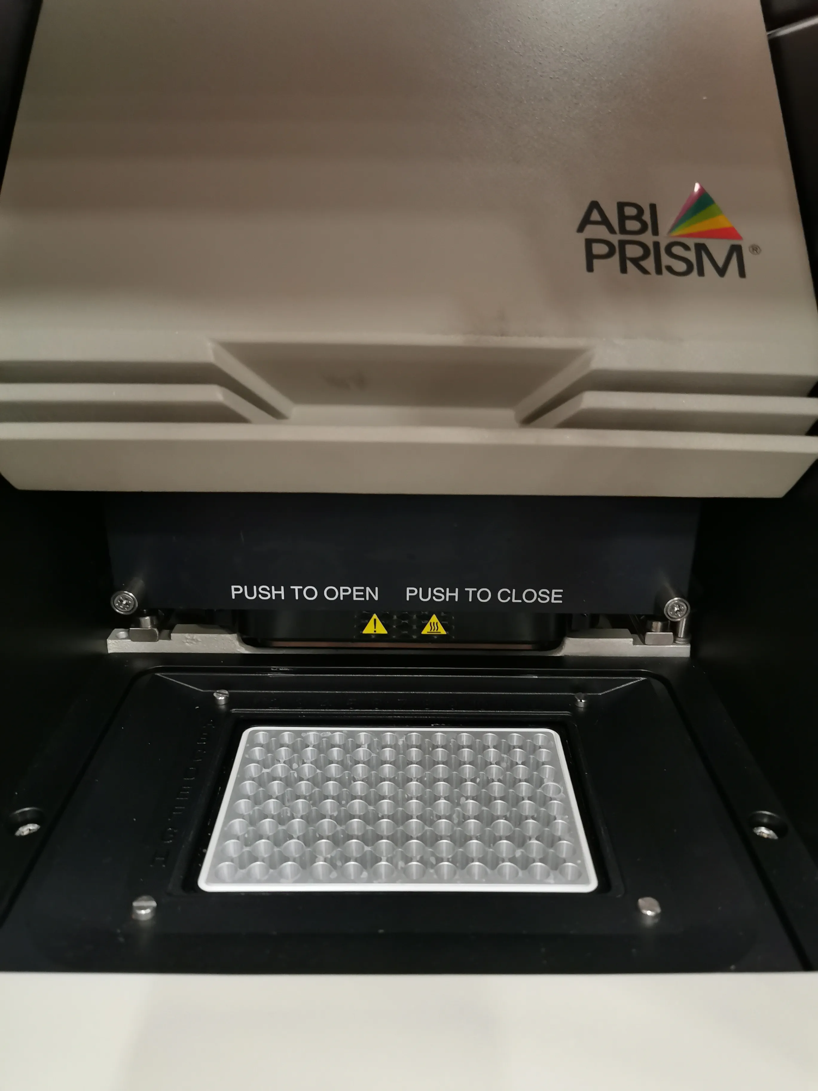 Applied Biosystems ABI PRISM 7000 Sequence Detection System Molecular Biology DNA Sequencer