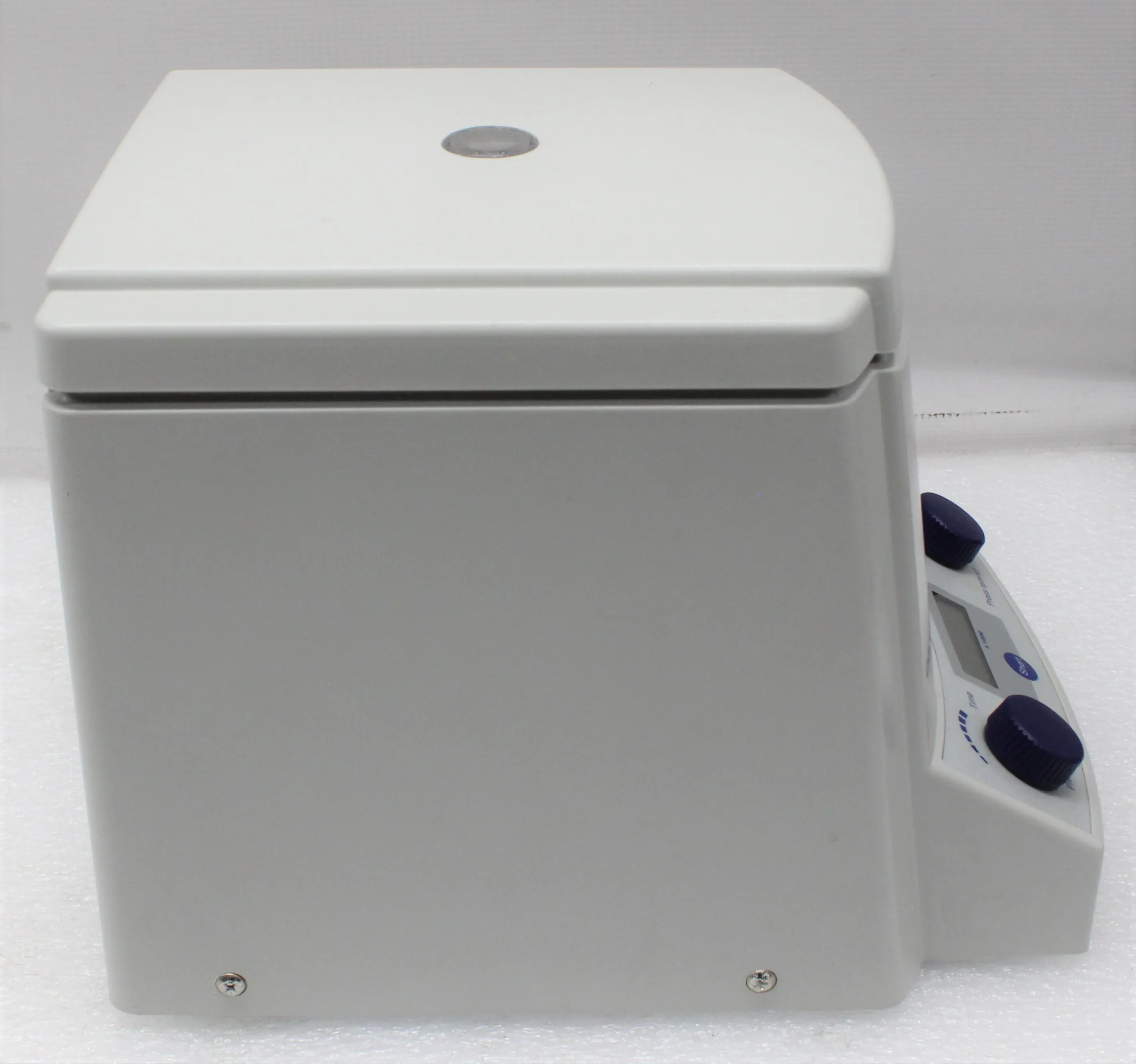 Eppendorf Centrifuge 5415 D Digital Tabletop Microfuge - Used