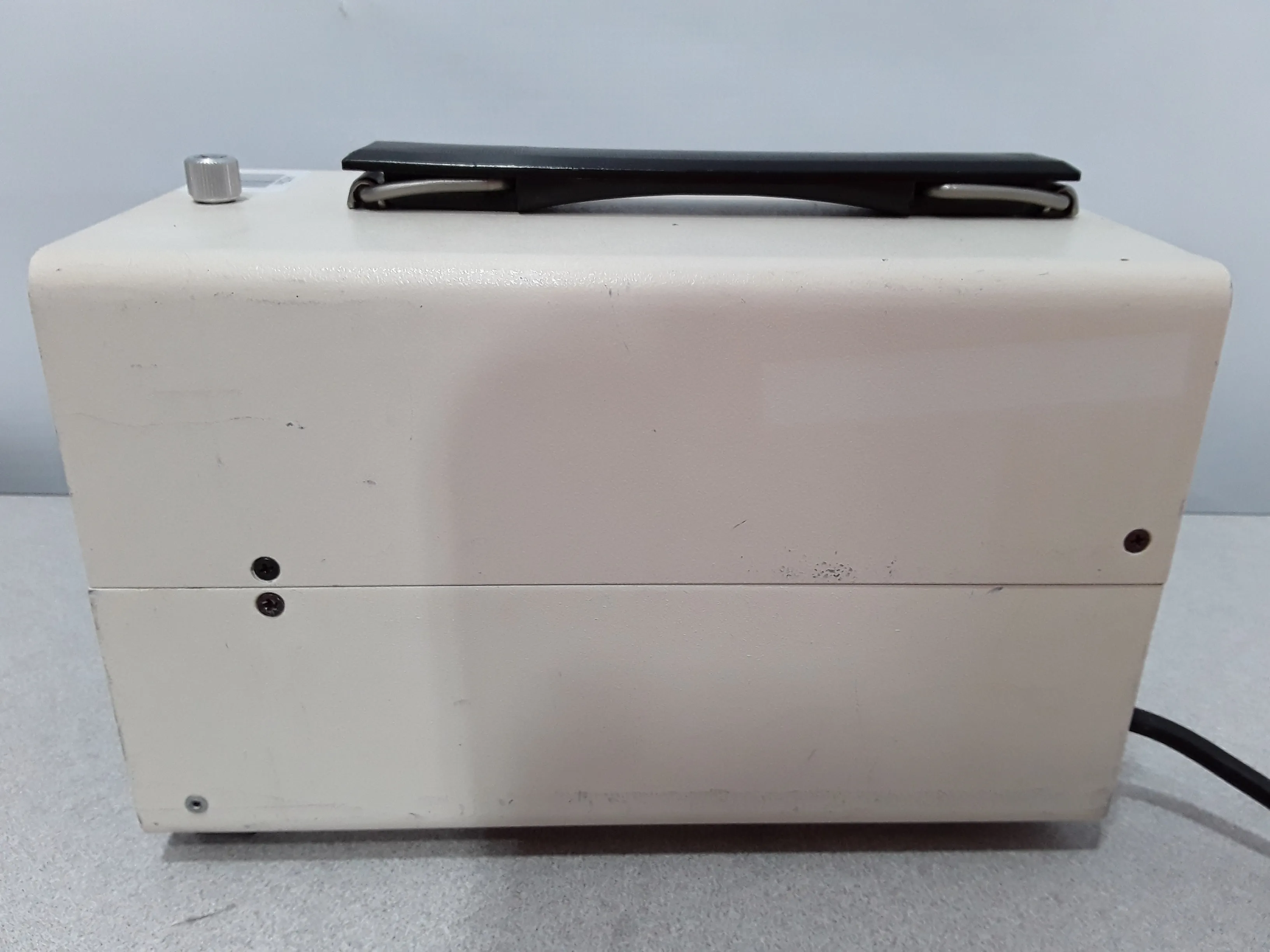 Chiu Technical Lumina FO-150 150W Fiber Optic Illuminator for Laboratory Use