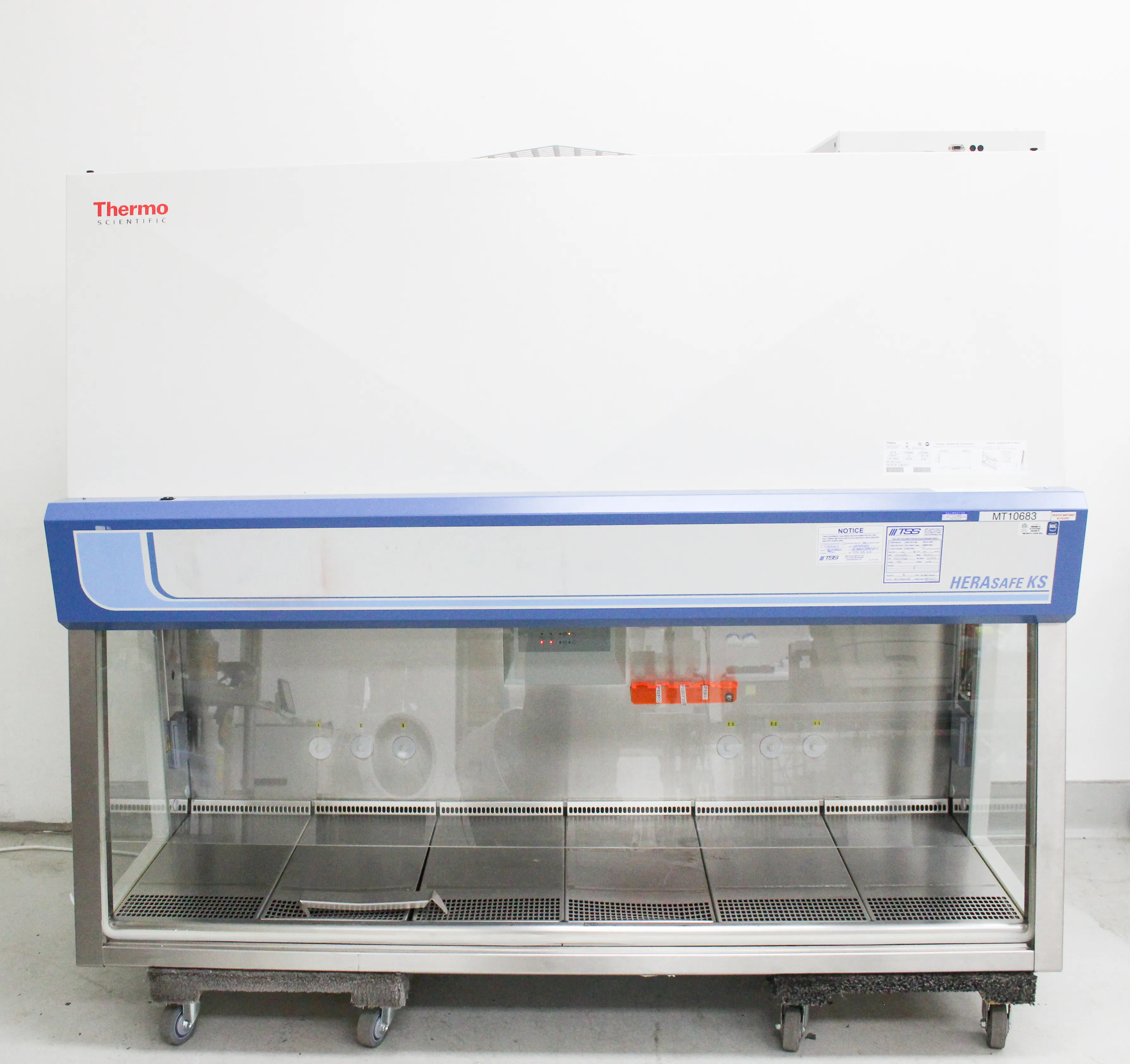 Thermo Scientific HERAsafe KS 18 Class II, Type A2 6' Biological Safety Cabinet