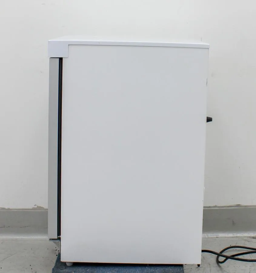 VWR Under counter Refrigerator with Natural Refrigerant model: HCUCBI0404GLH