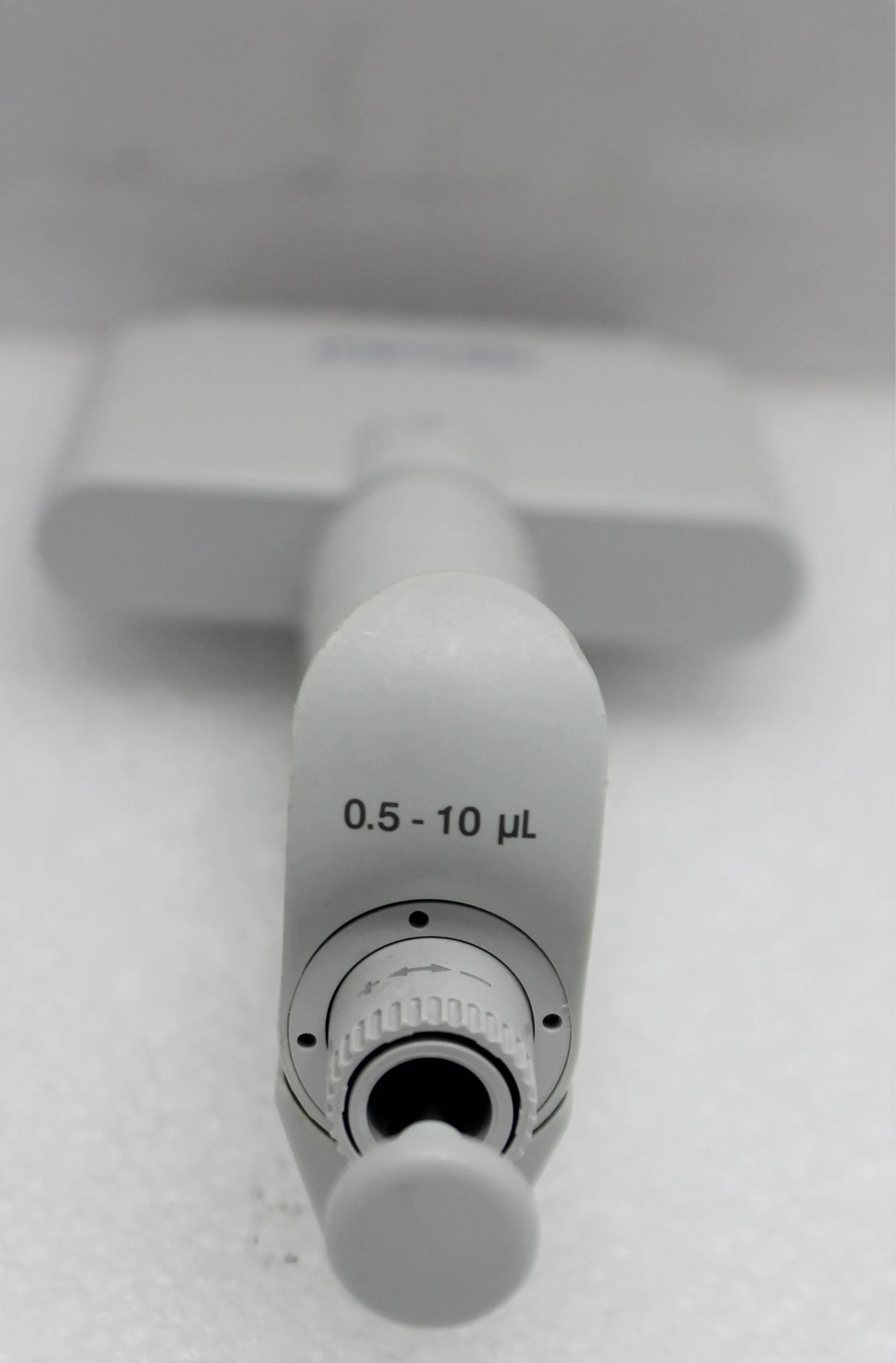 Eppendorf 8-Channel Multichannel Pipette 0.5-10 uL