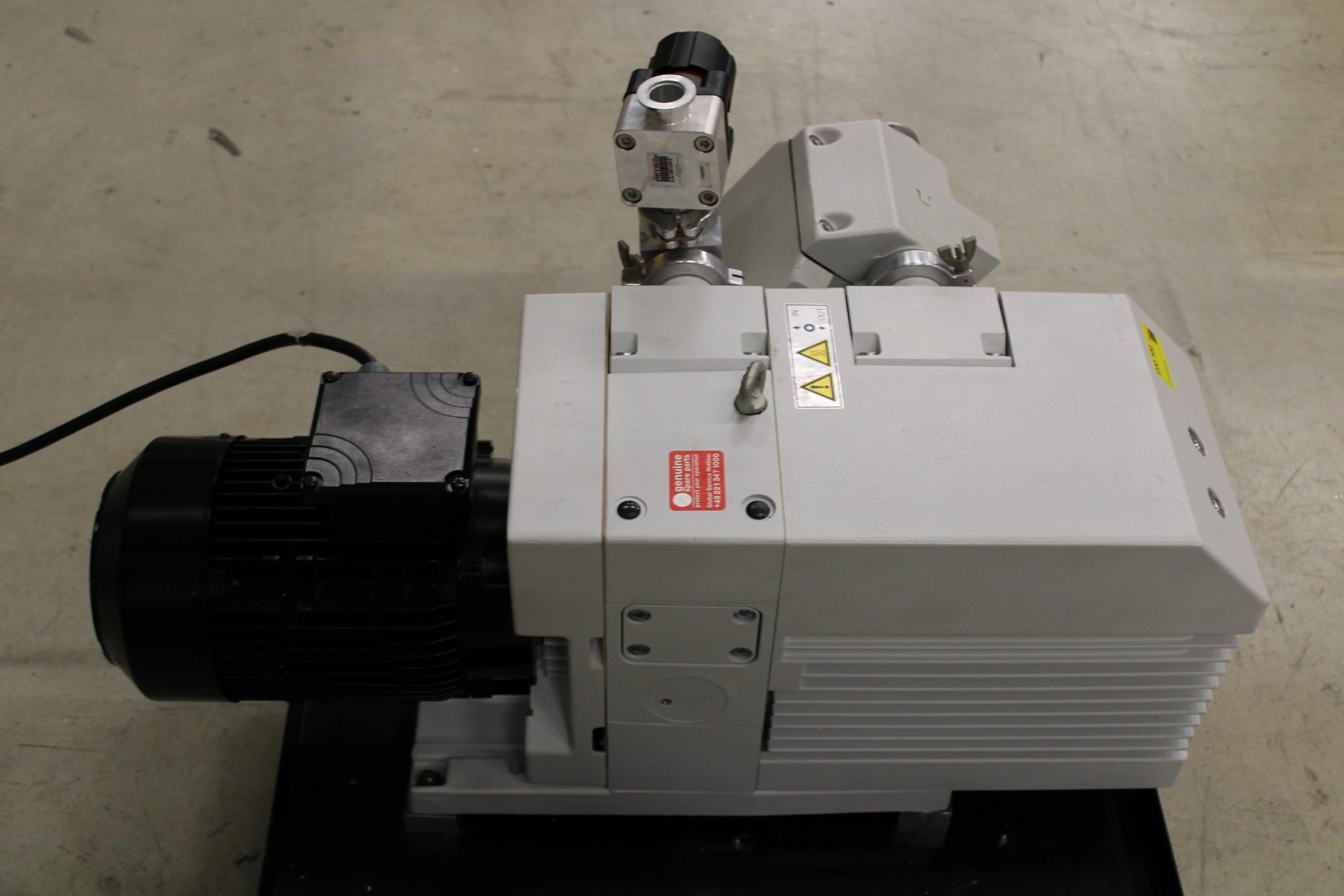 Leybold D65B TRIVAC Two Stage Rotary Vane Vacuum Pump