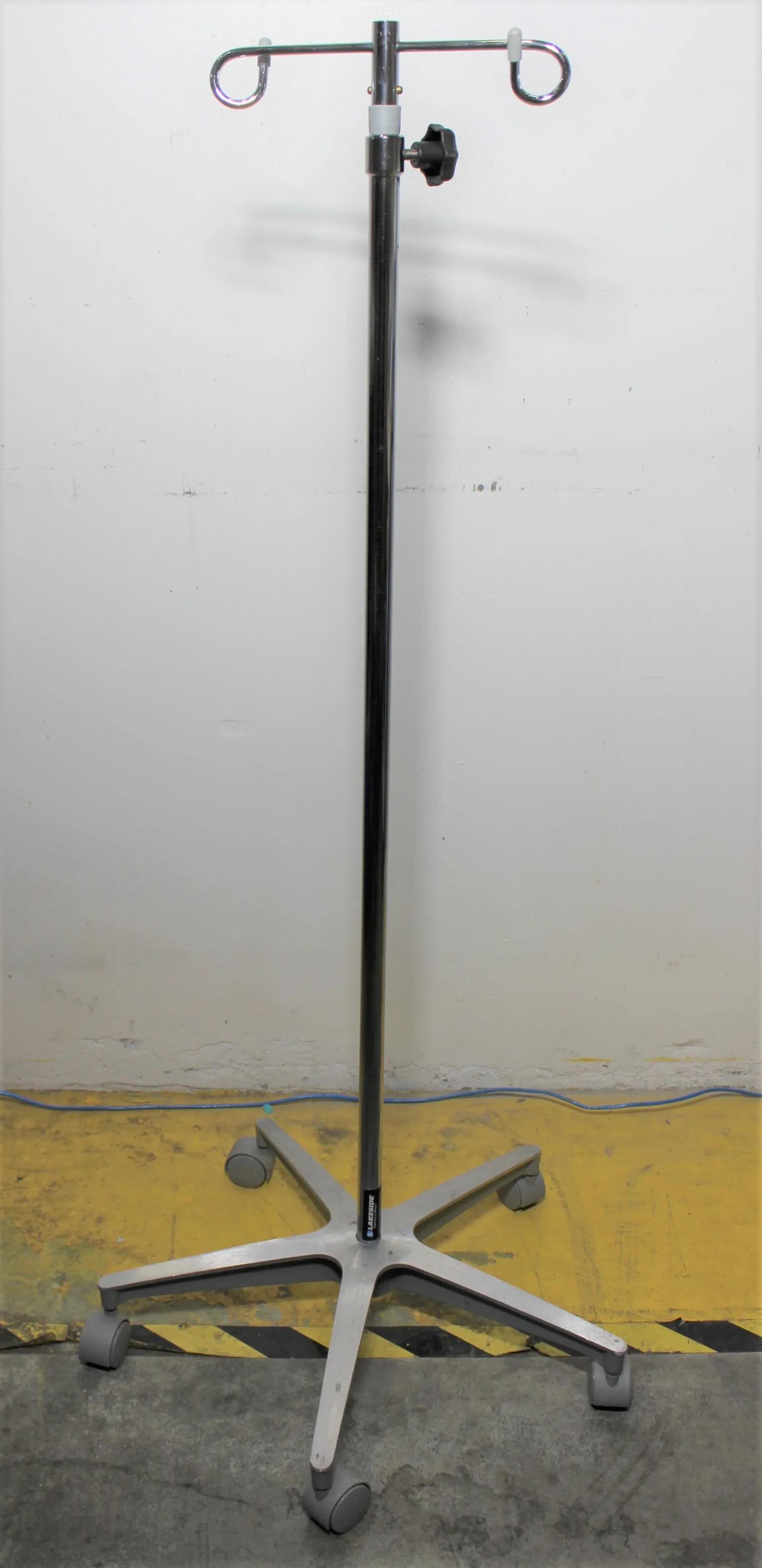 Lakeside IV Pole - Used Laboratory Accessory