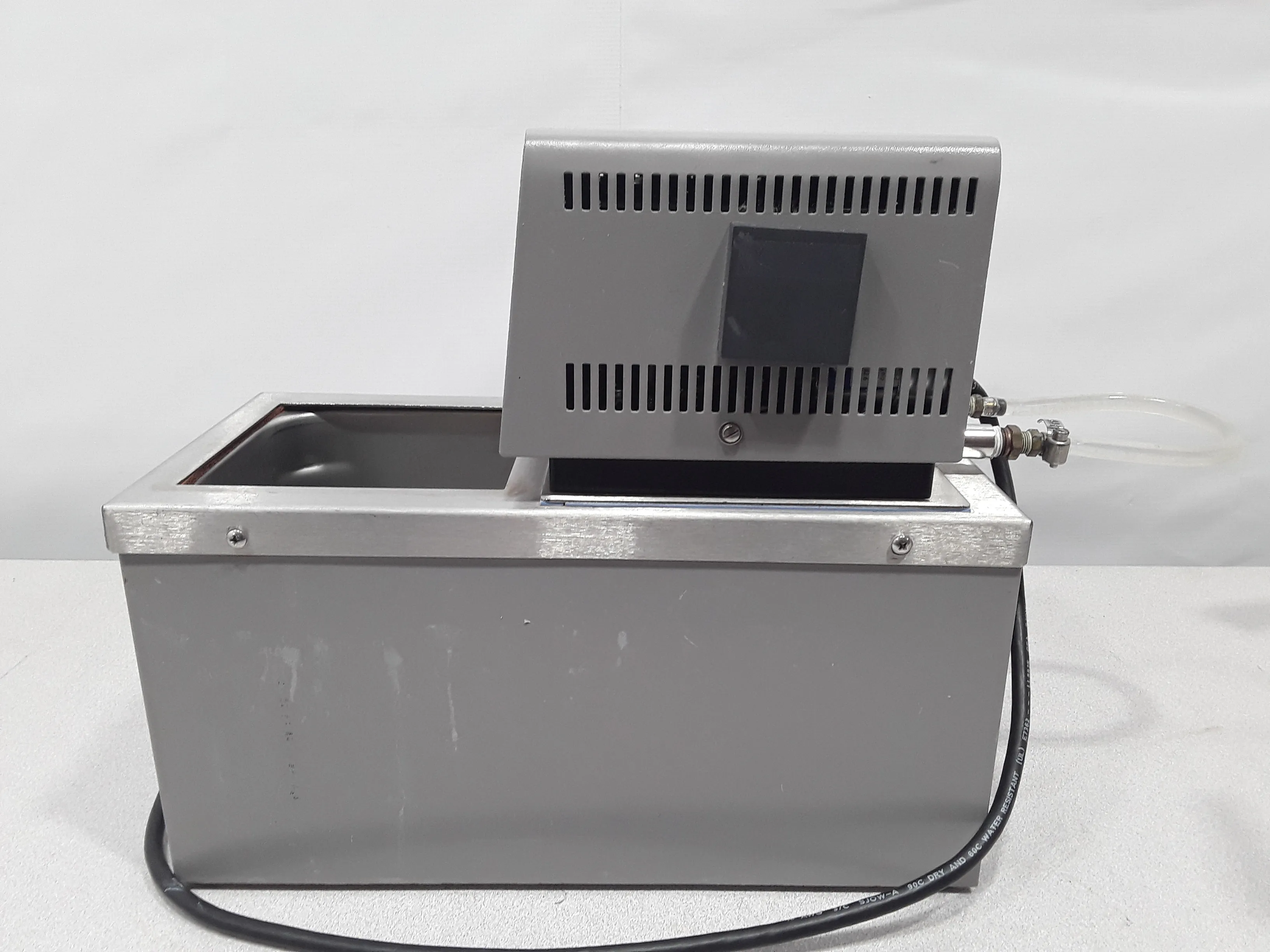 VWR 1137 Polyscience Heated Circulating Water Bath. Tested and Warranty Included.