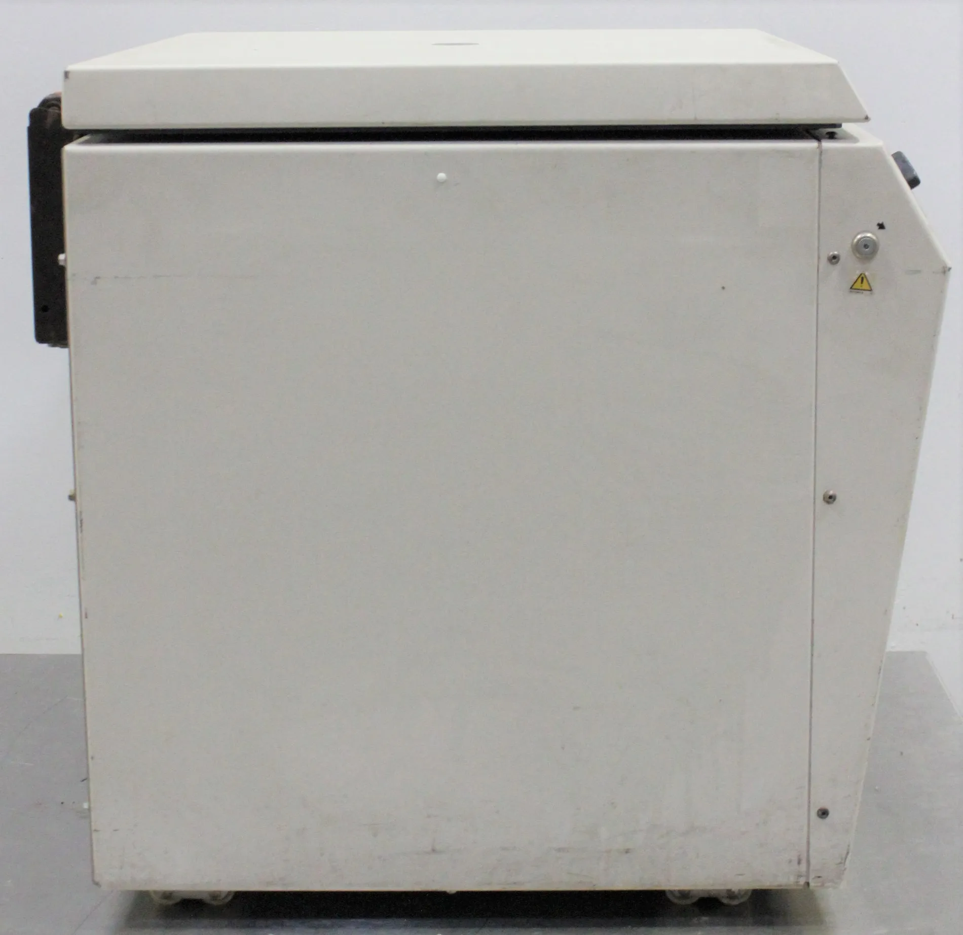 Beckman Allegra-6KR Floor Centrifuge