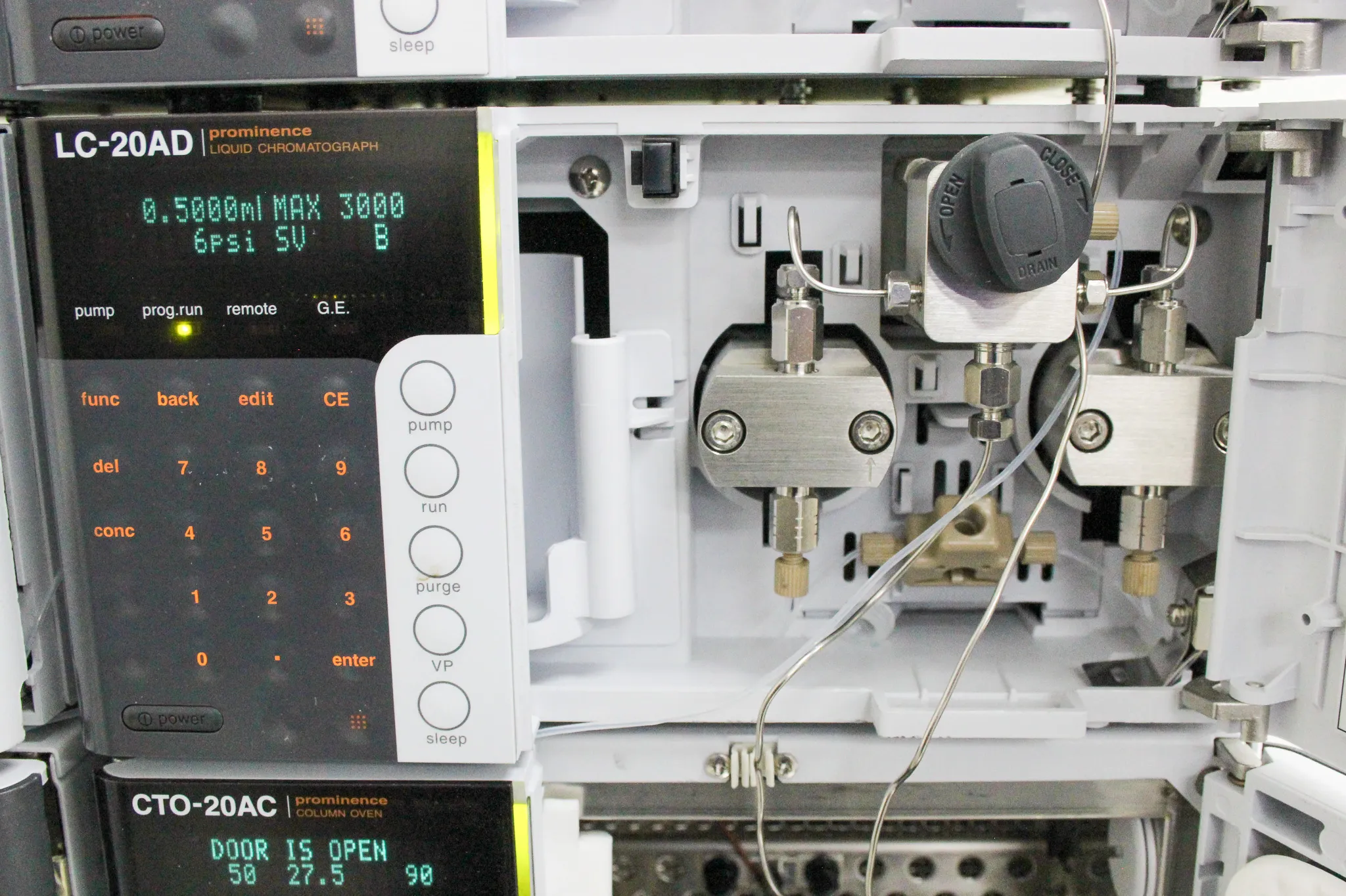 Shimadzu Prominence UFLC HPLC System