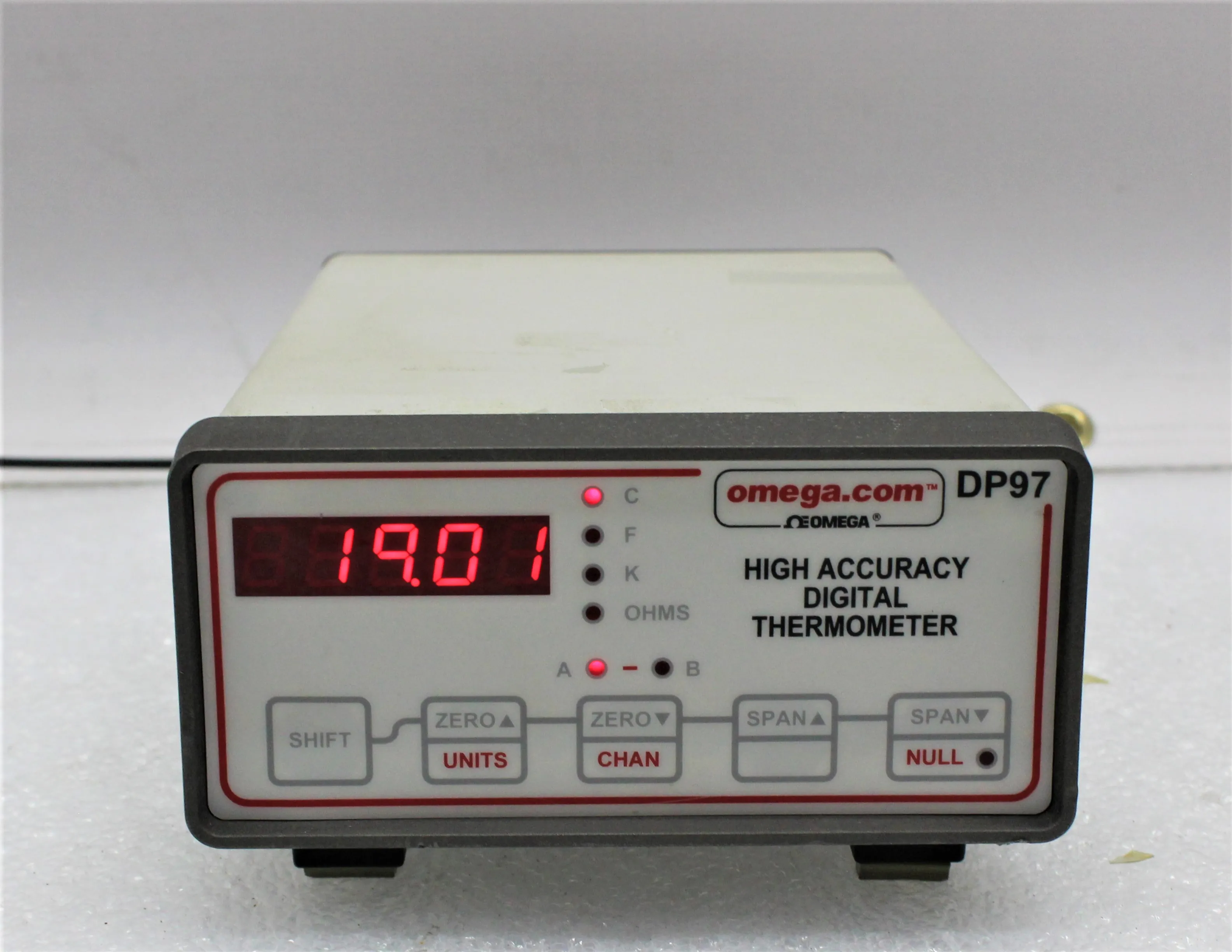 Omega DP97 Temperature Controller