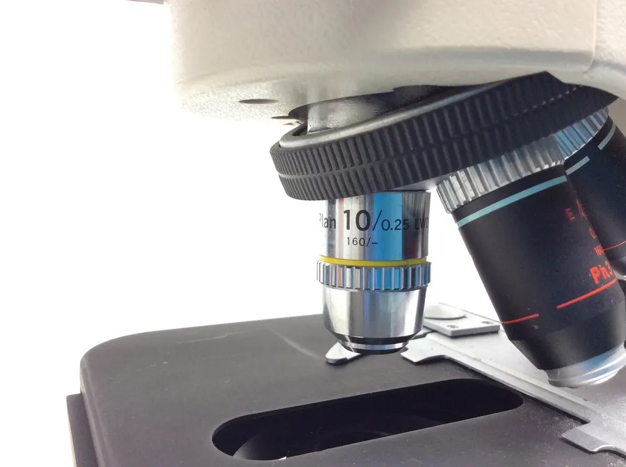 Nikon Labophot-2 Microscope with Objectives