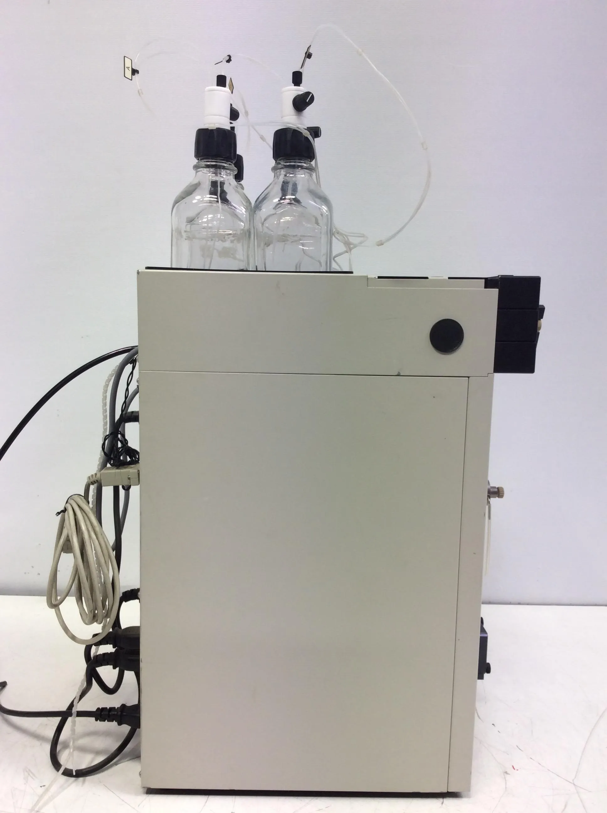 LC Packings UltiMate HPLC System with Glass Solvent Bottles - Fully Integrated Micro-Scale High Performance Liquid Chromatograph