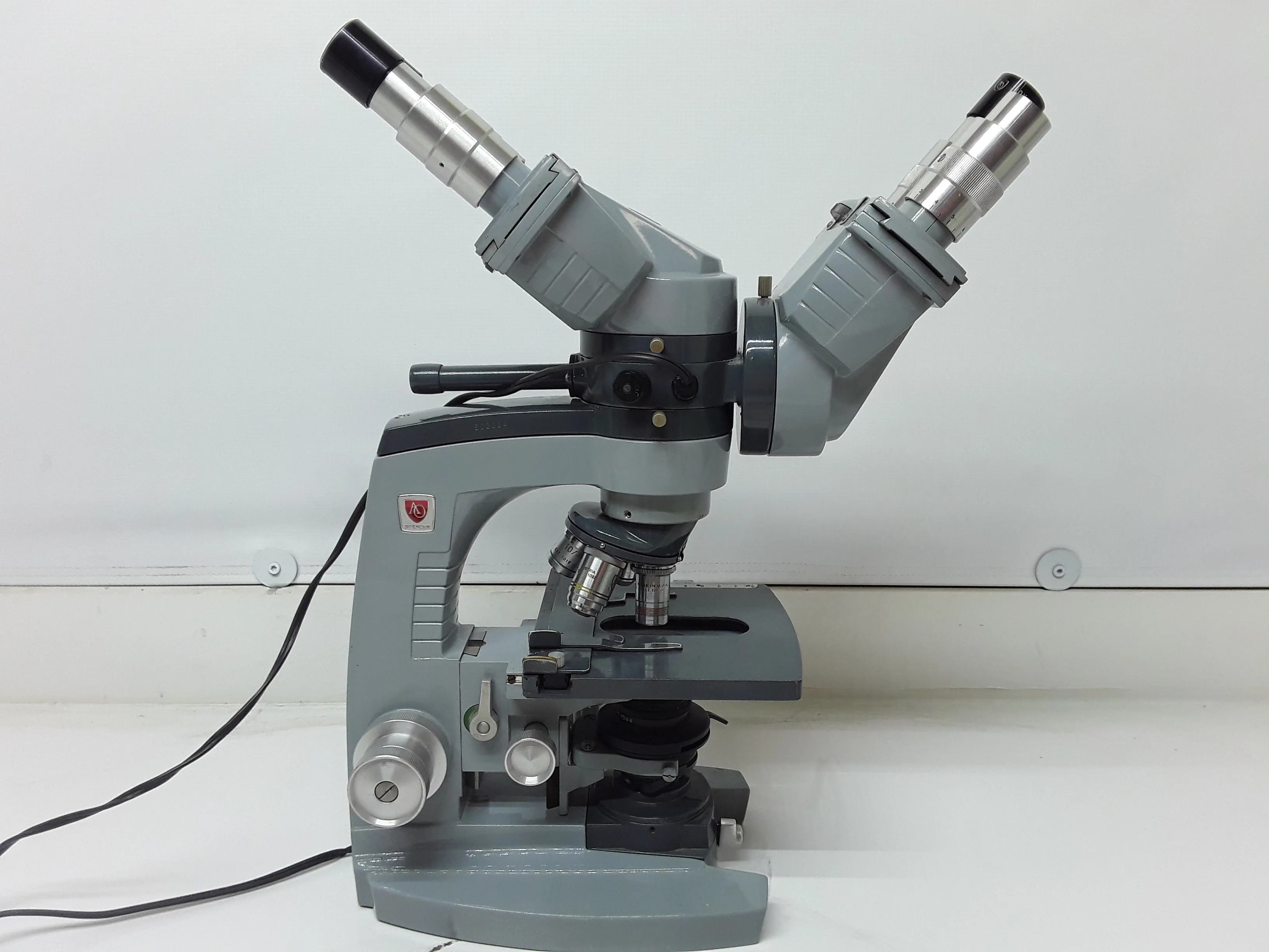 American Optical Spencer 1036 Microscope