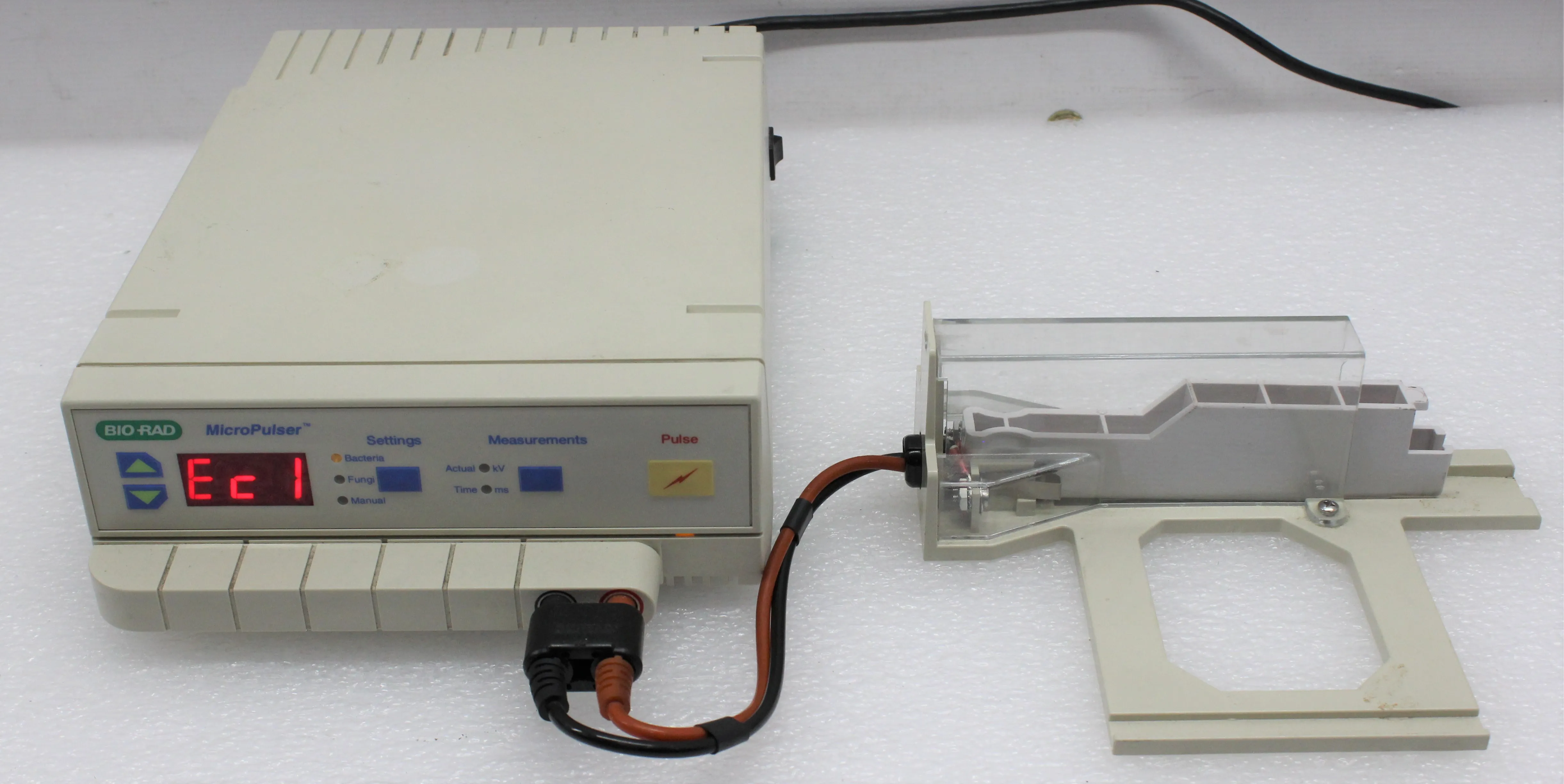 BIO-RAD MicroPulser Electroporator