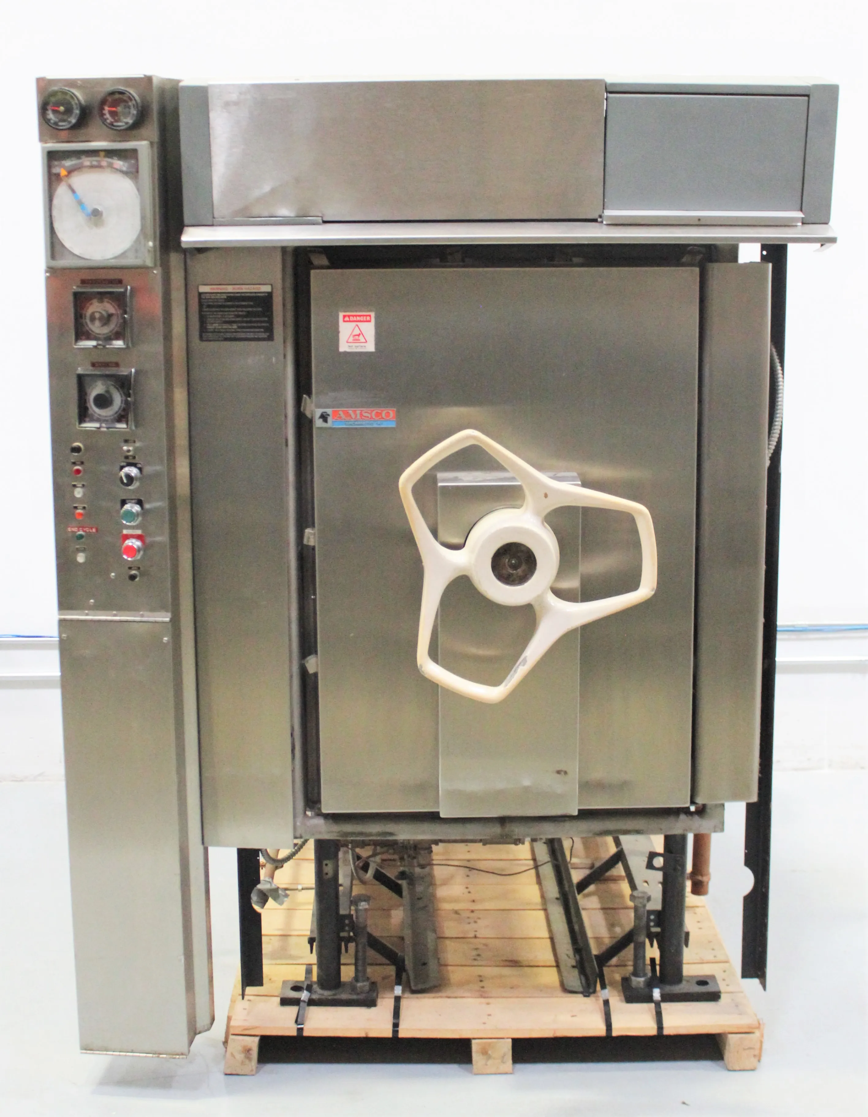 AMSCO Steam Sterilizer